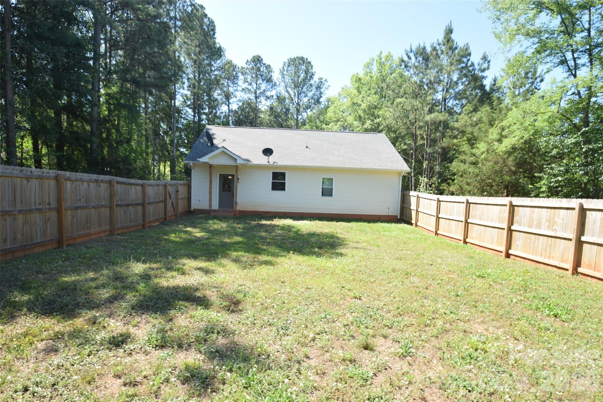 2809 Shiloh Unity Road — Lancaster