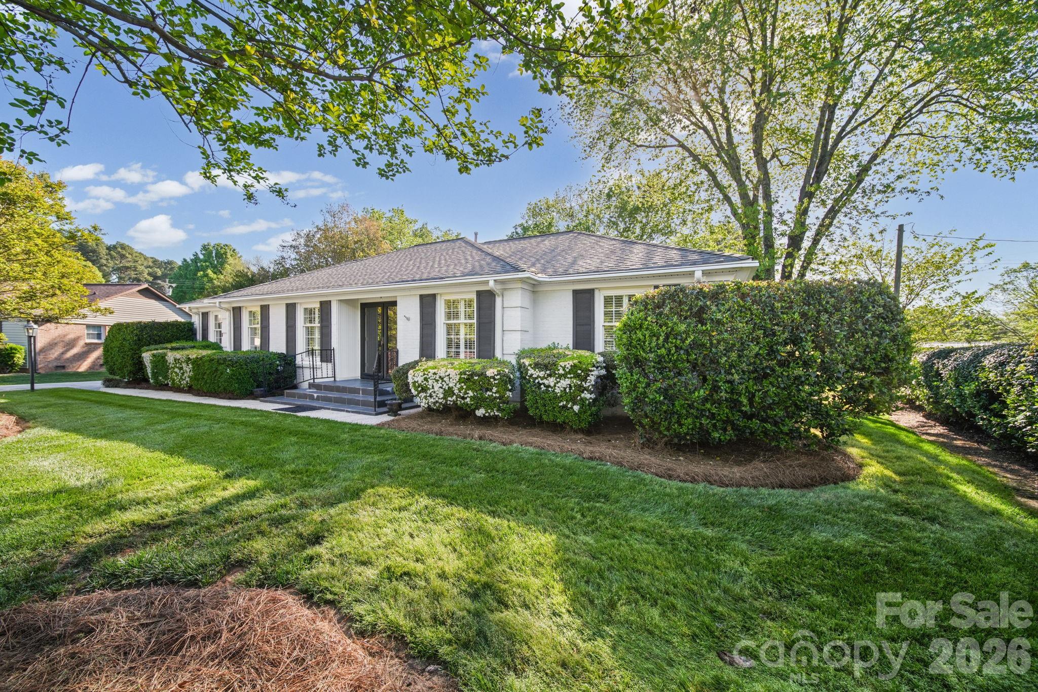 13539 Four Oaks Lane — Matthews