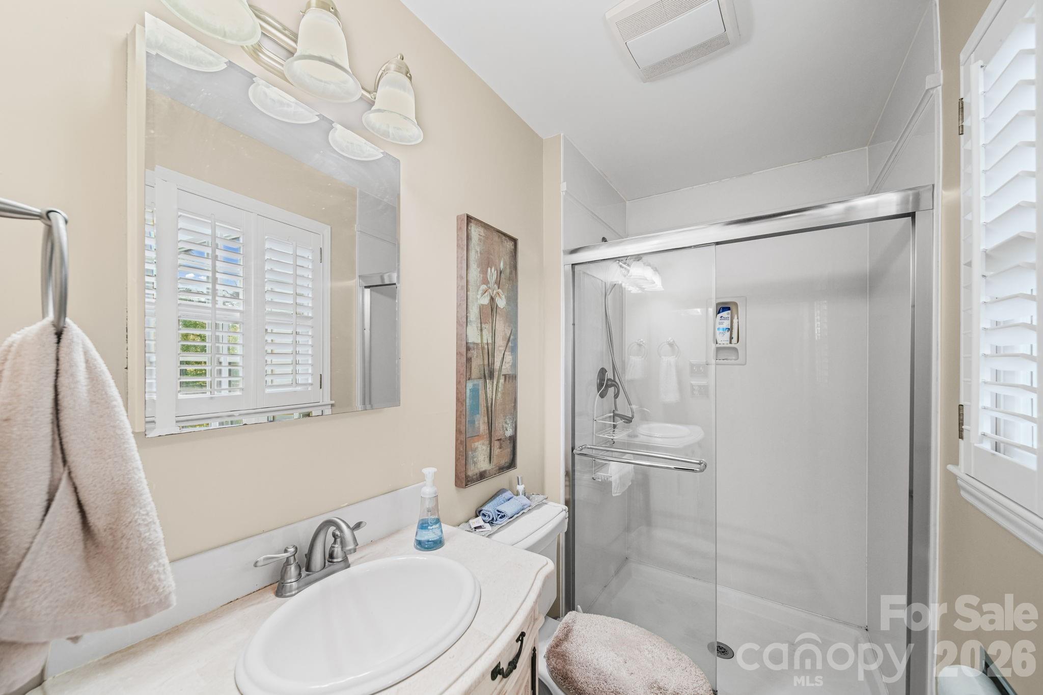 13539 Four Oaks Lane — Matthews