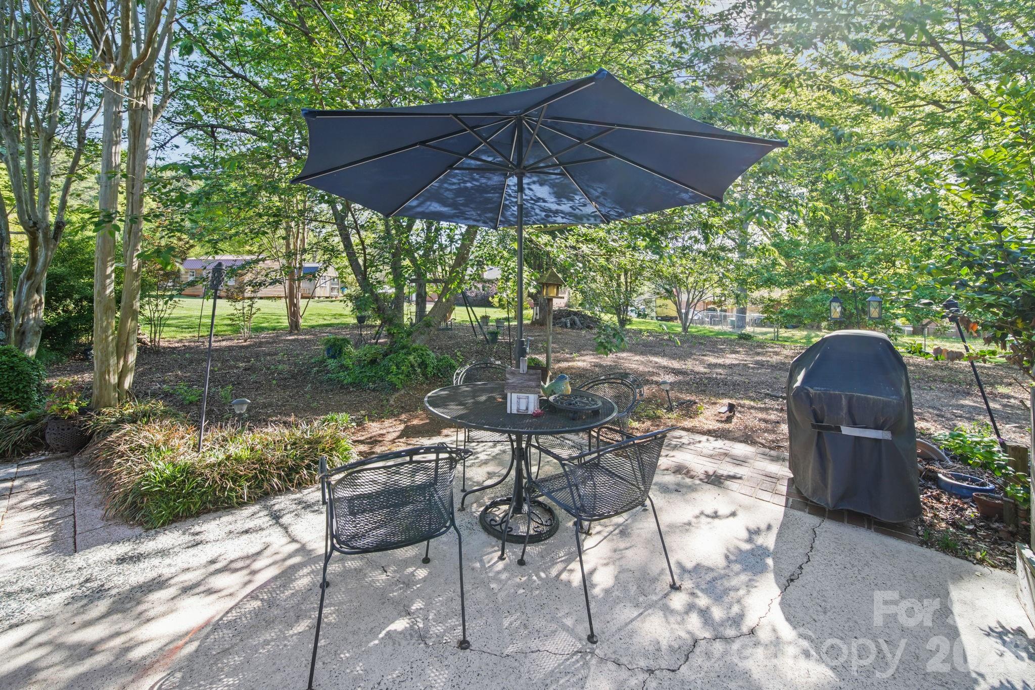 13539 Four Oaks Lane — Matthews