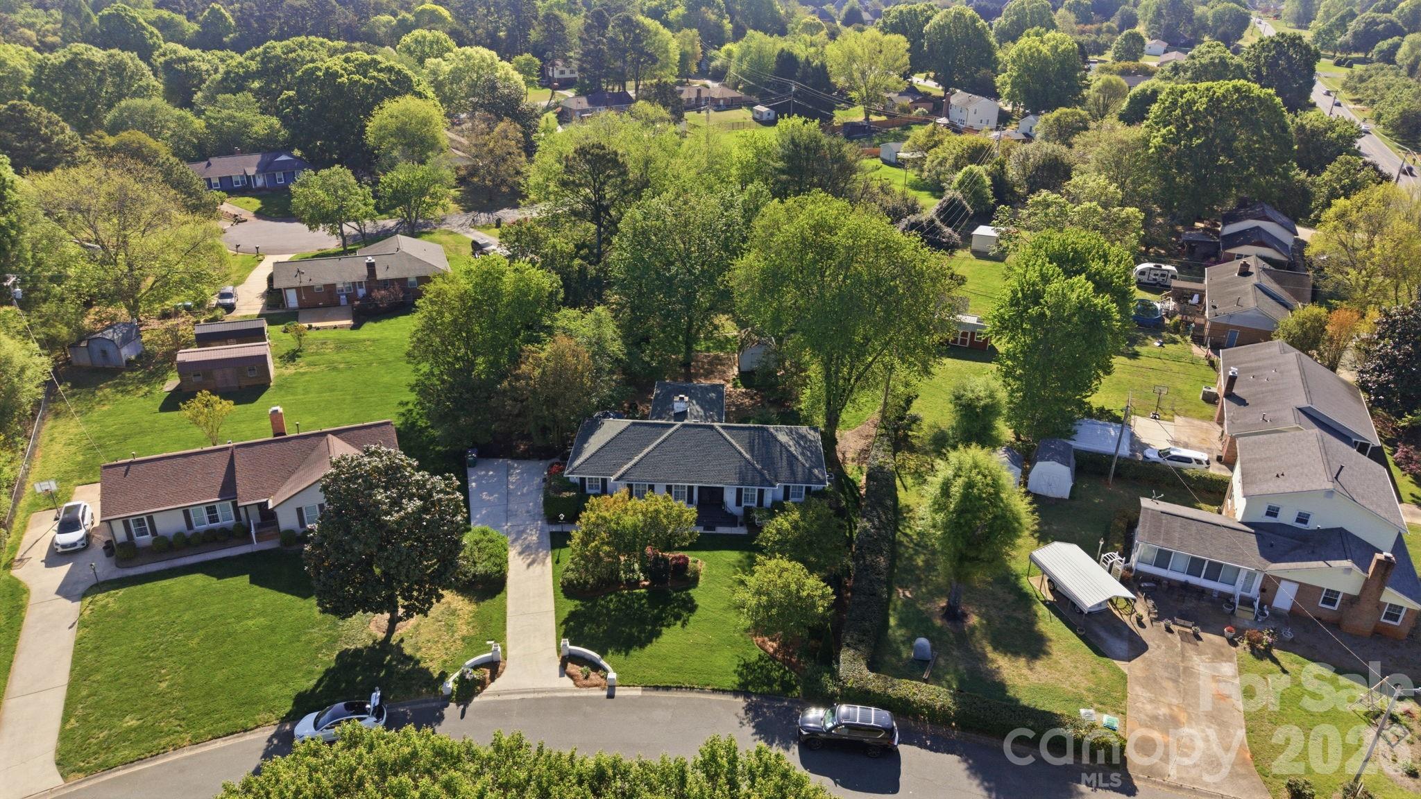 13539 Four Oaks Lane — Matthews