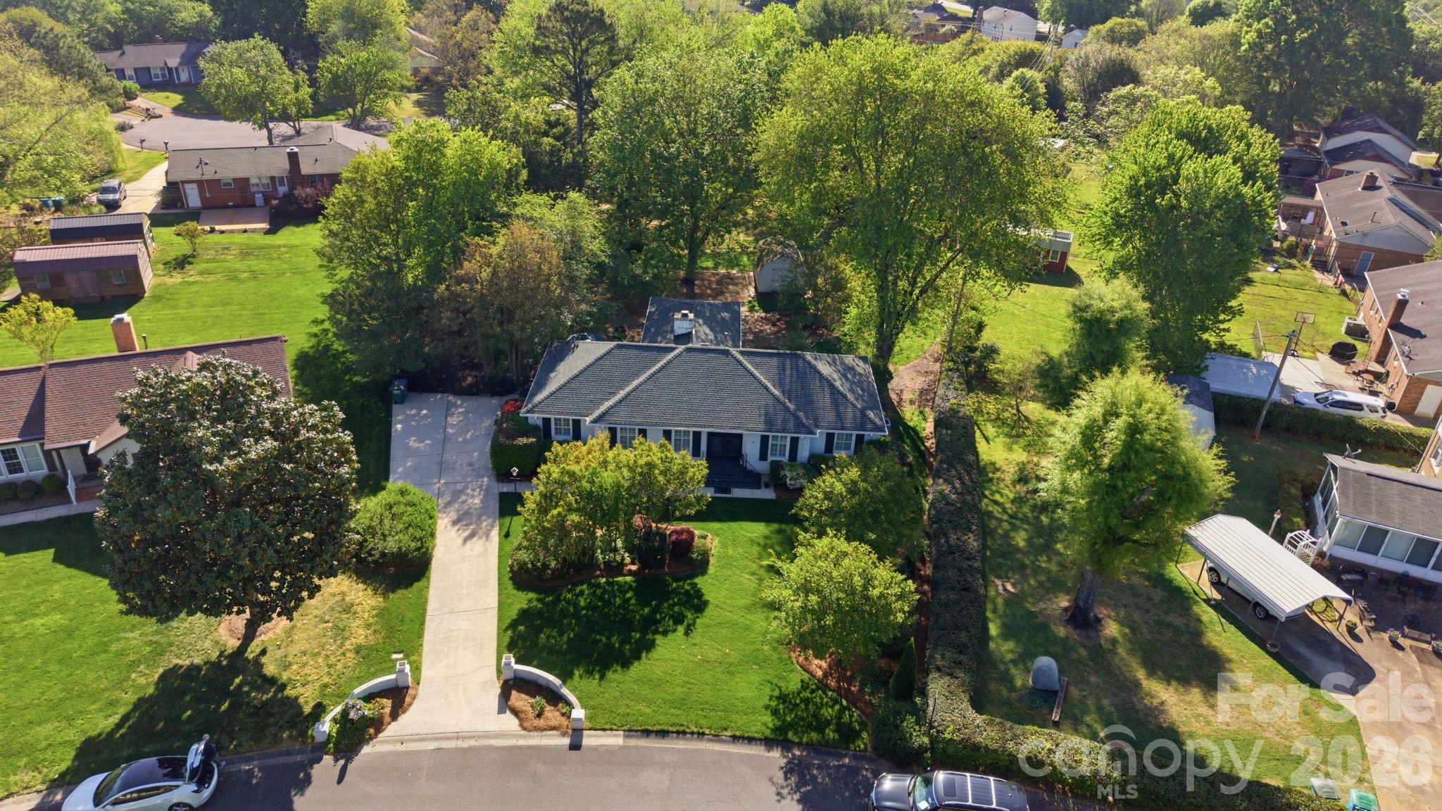 13539 Four Oaks Lane — Matthews