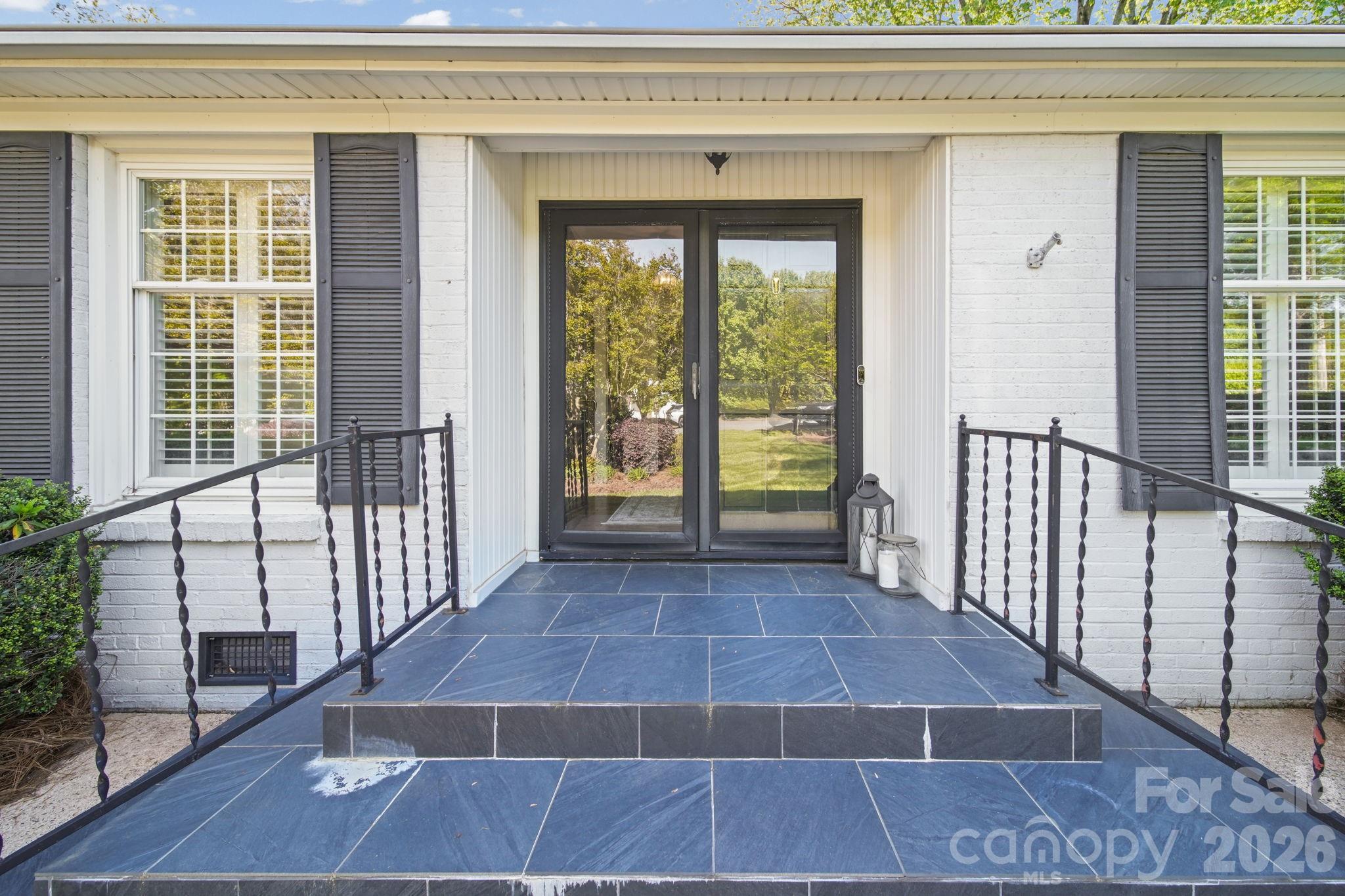13539 Four Oaks Lane — Matthews