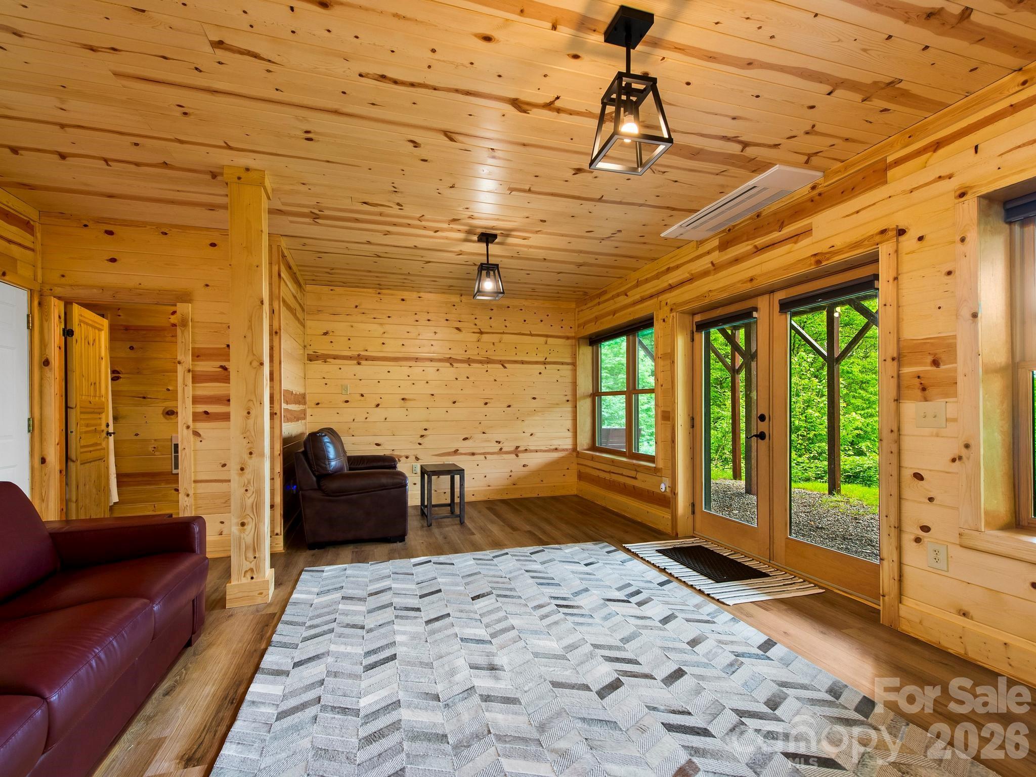 84 Sky Drive — Maggie Valley