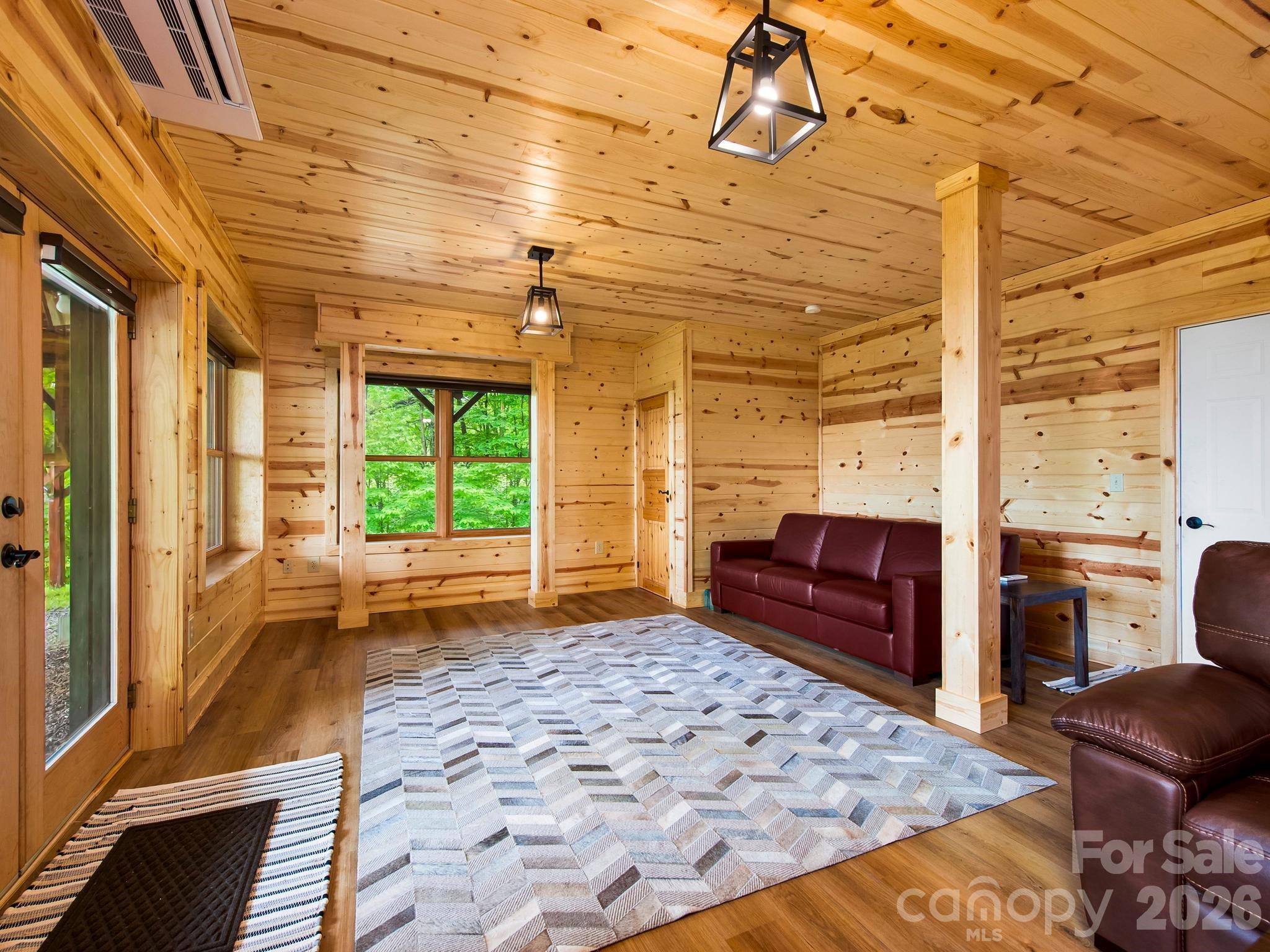 84 Sky Drive — Maggie Valley