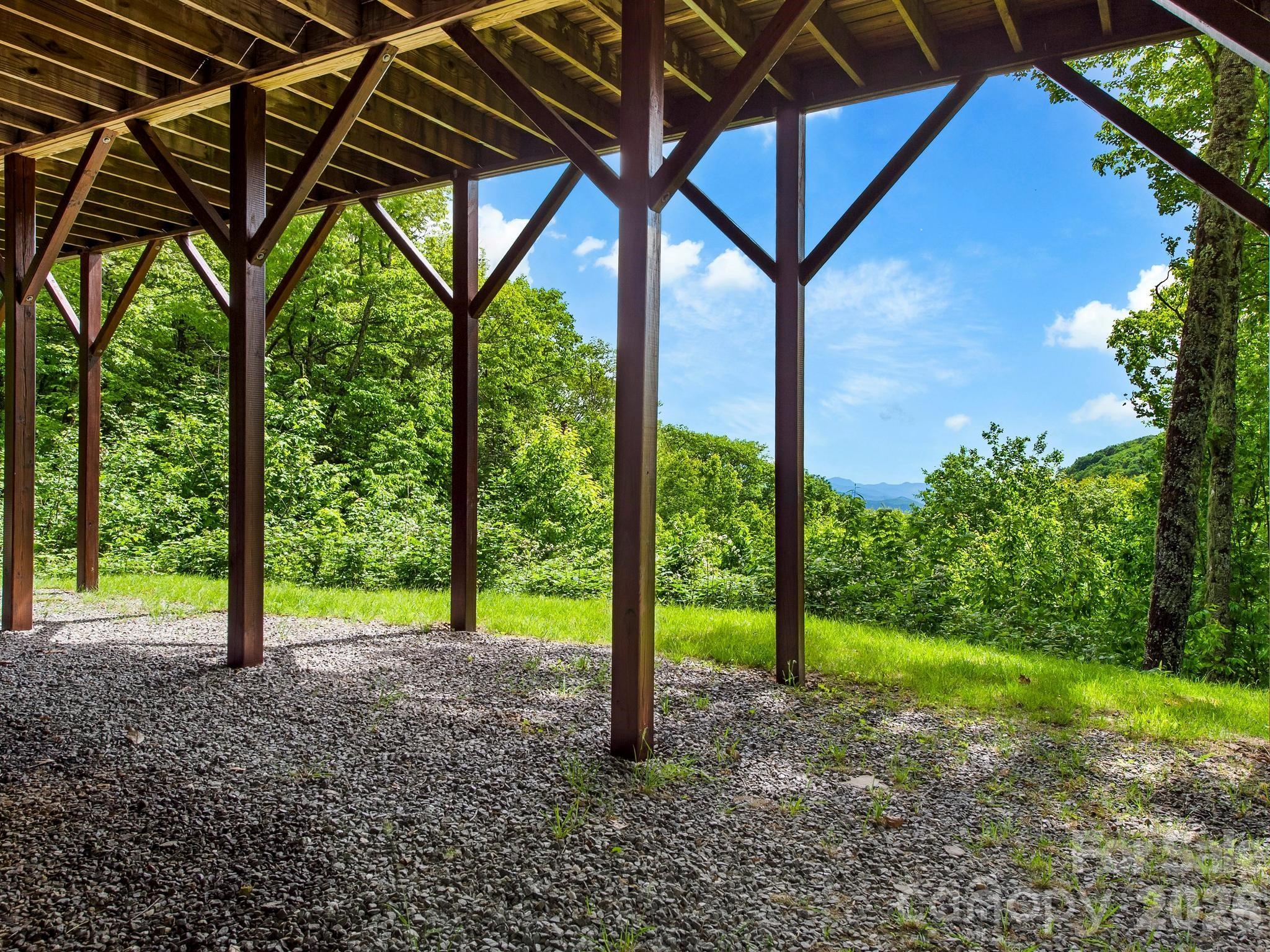84 Sky Drive — Maggie Valley