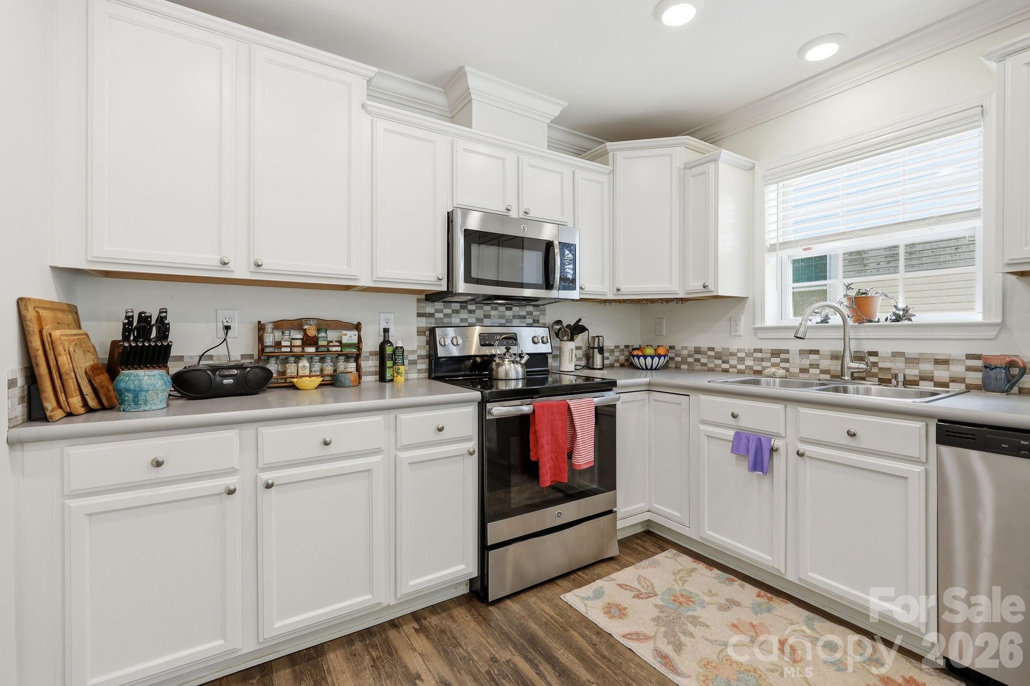 253 Brooklyn Lane — Asheville