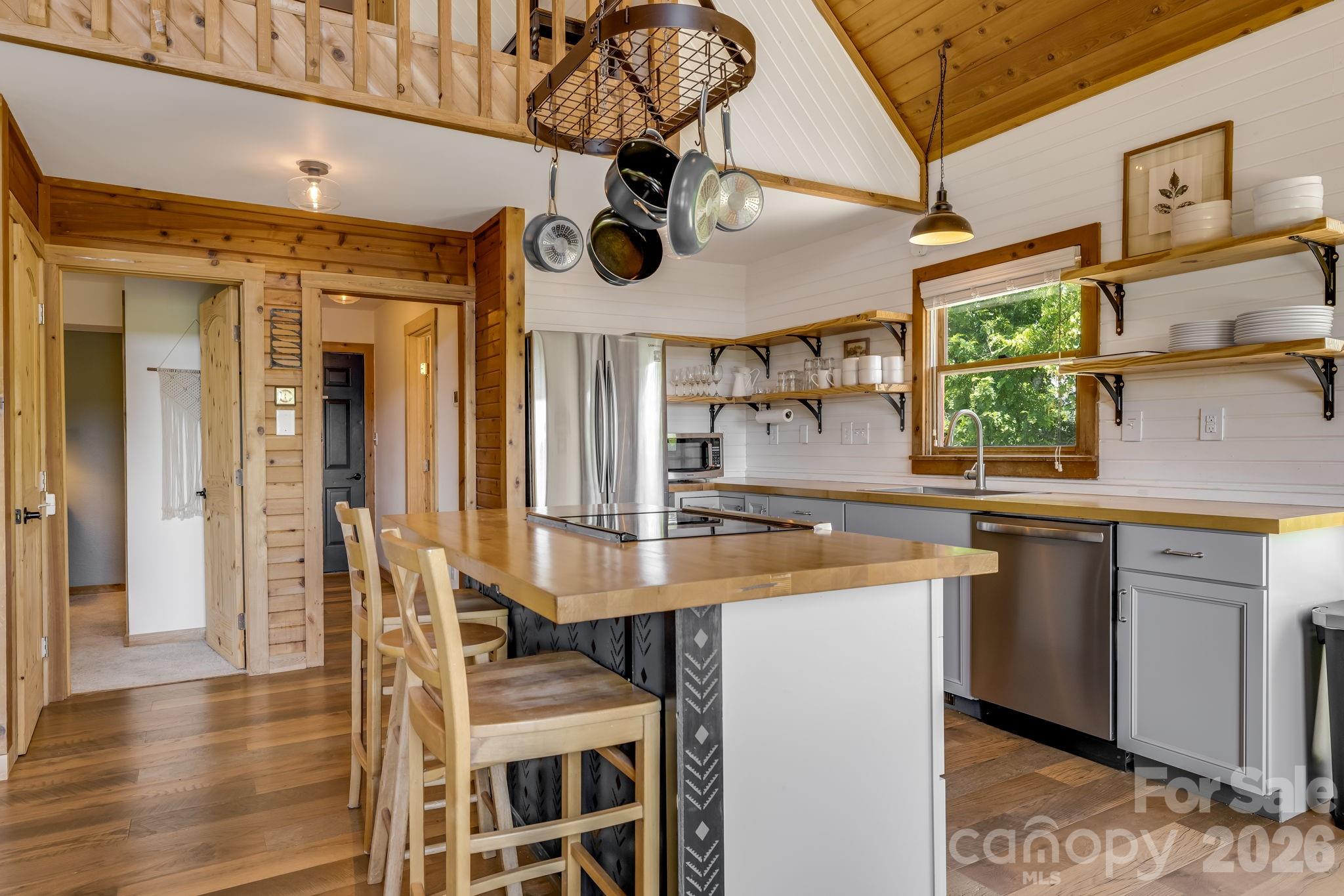 694 Boulder Road — Marshall
