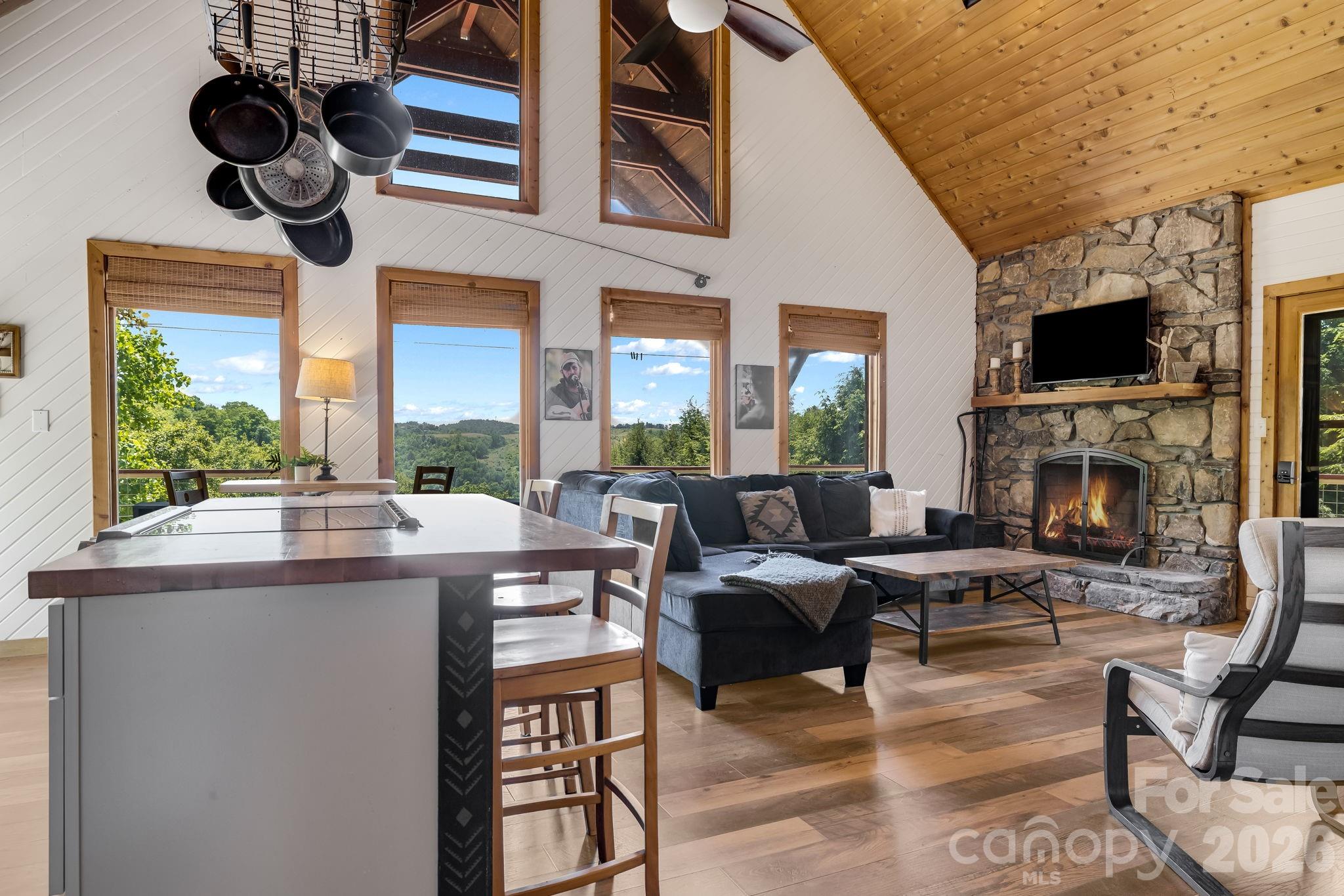 694 Boulder Road — Marshall