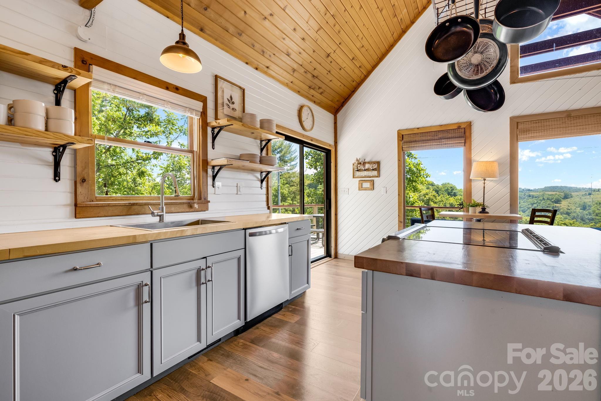 694 Boulder Road — Marshall