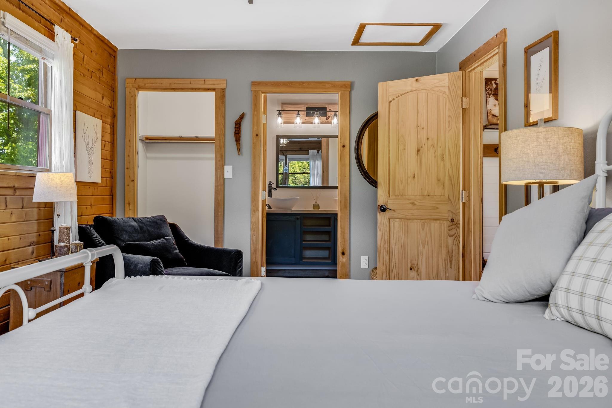 694 Boulder Road — Marshall