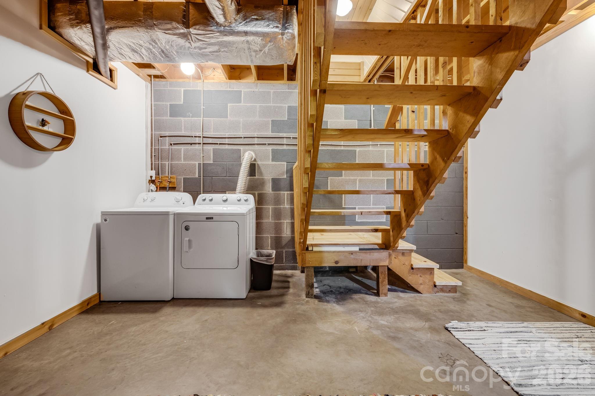 694 Boulder Road — Marshall