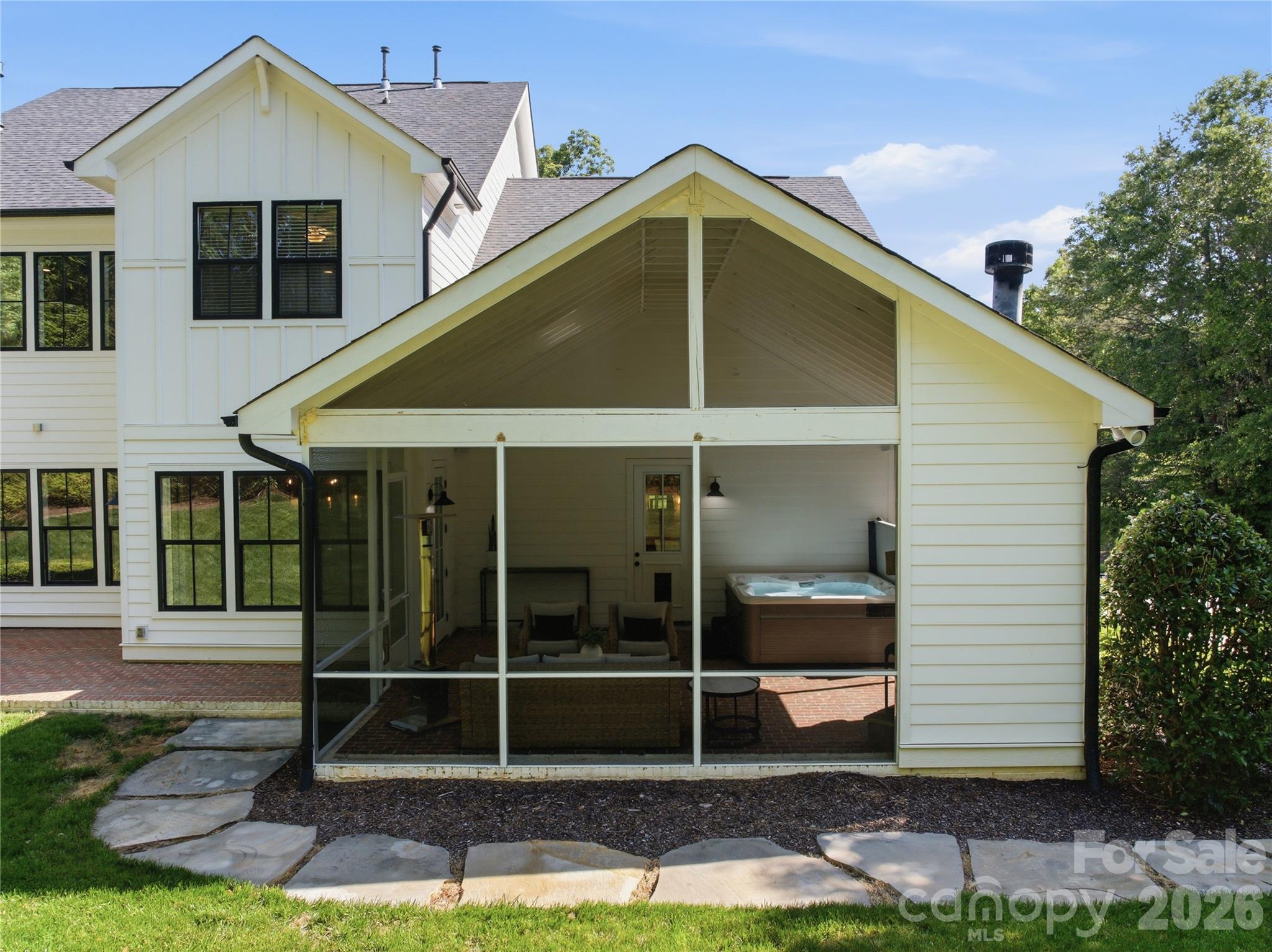 5938 Cashion Road — Huntersville