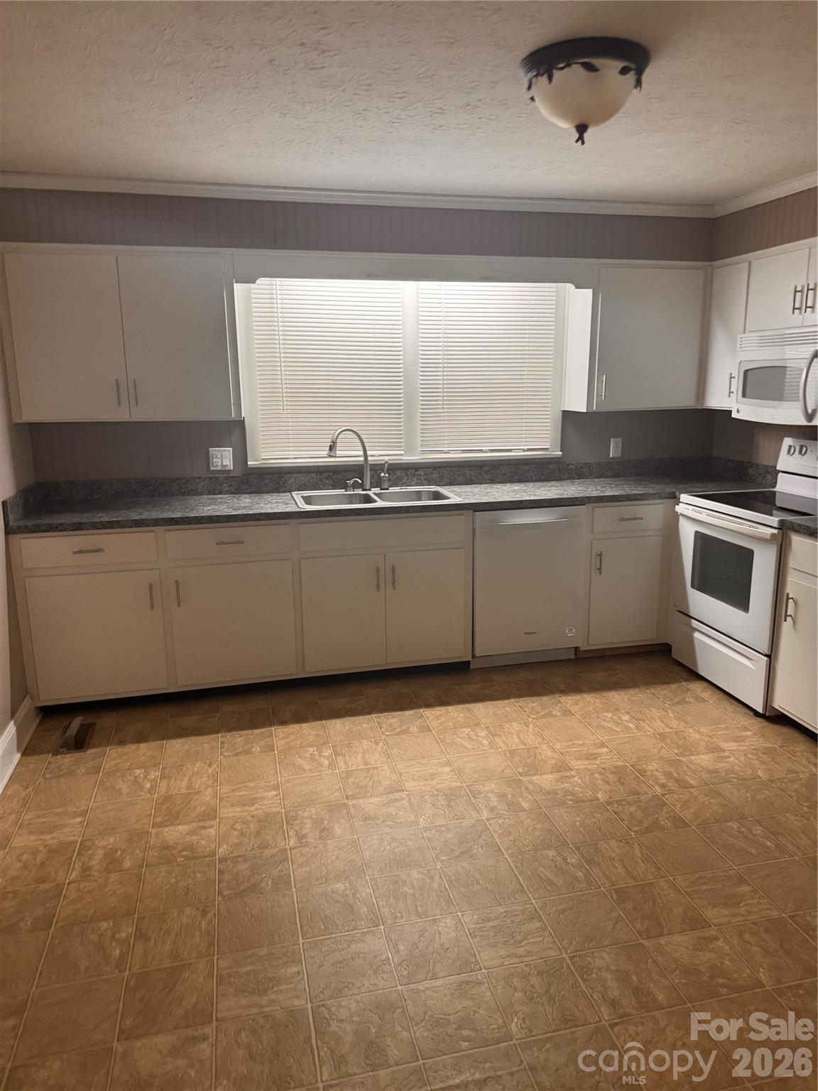 2431 Burke Memorial Park Road — Valdese