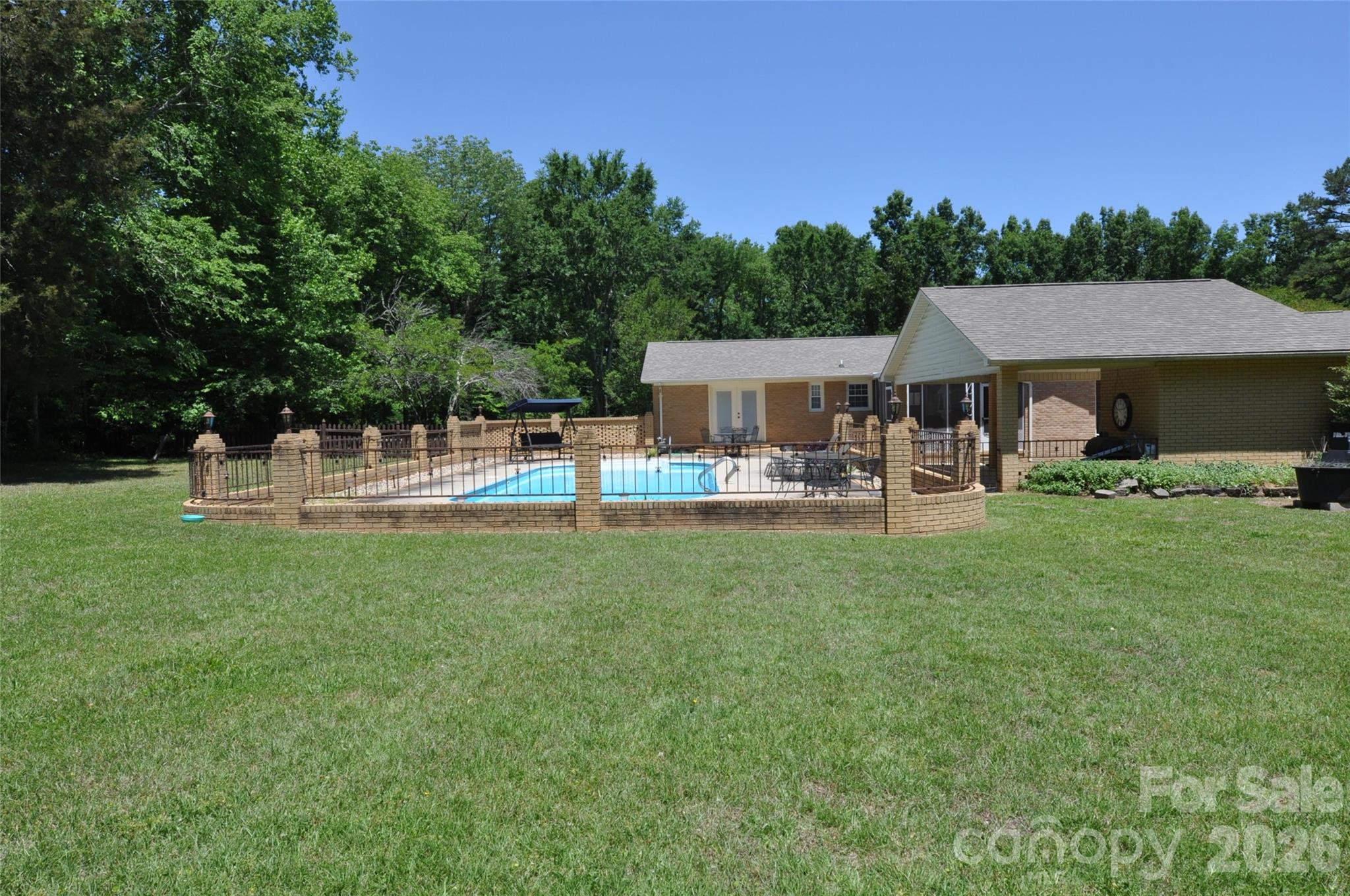 808 Briarcliff Circle #63&64 — Chester