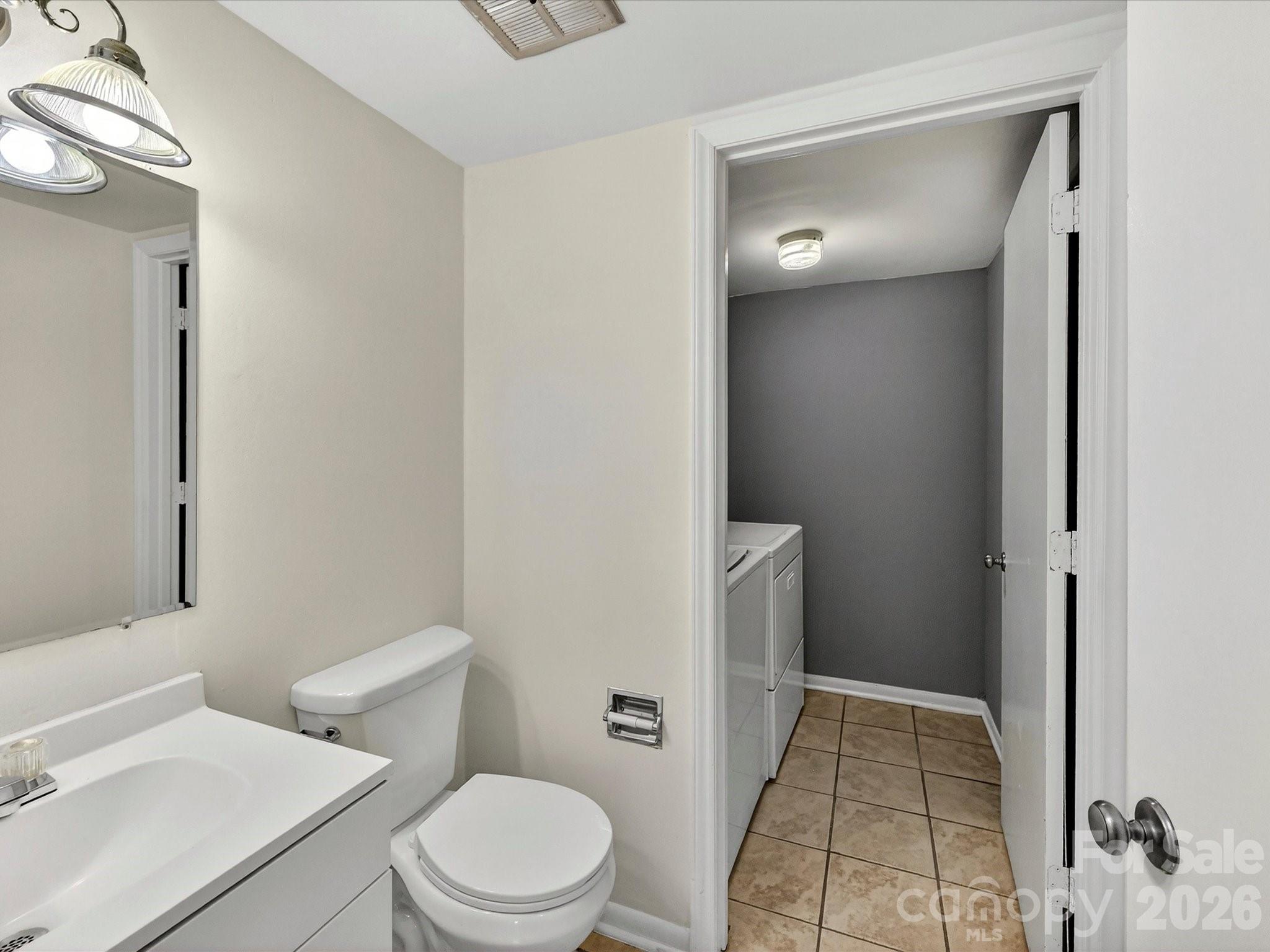 7924 Shady Oak Trail #234 — Charlotte