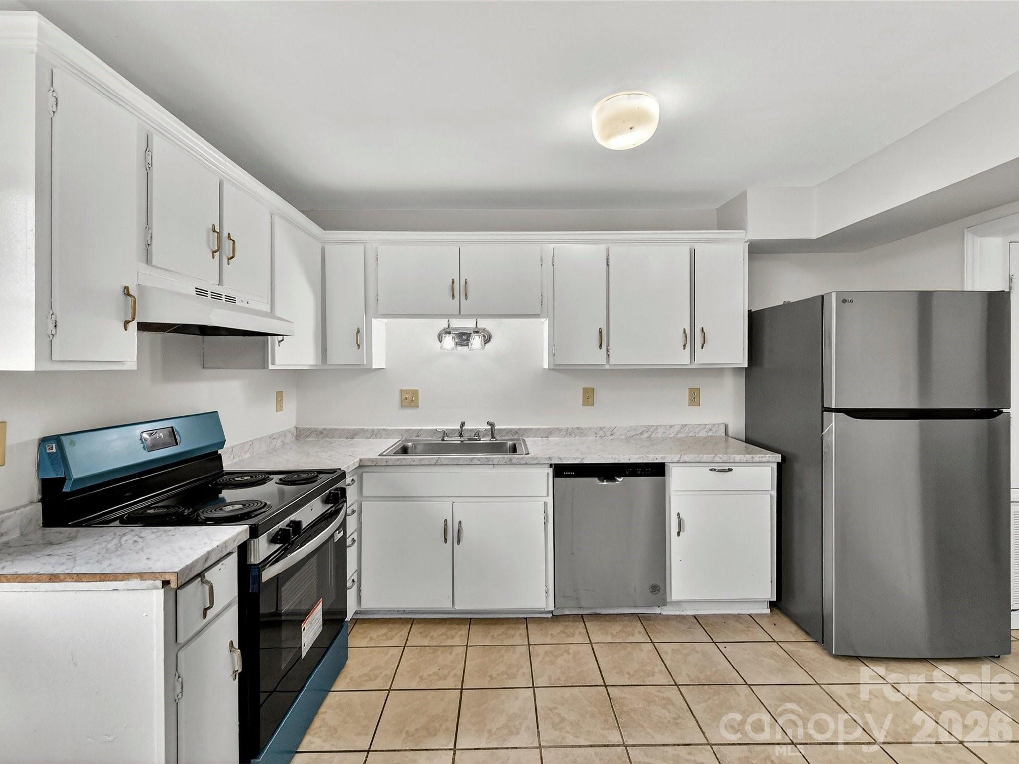 7924 Shady Oak Trail #234 — Charlotte