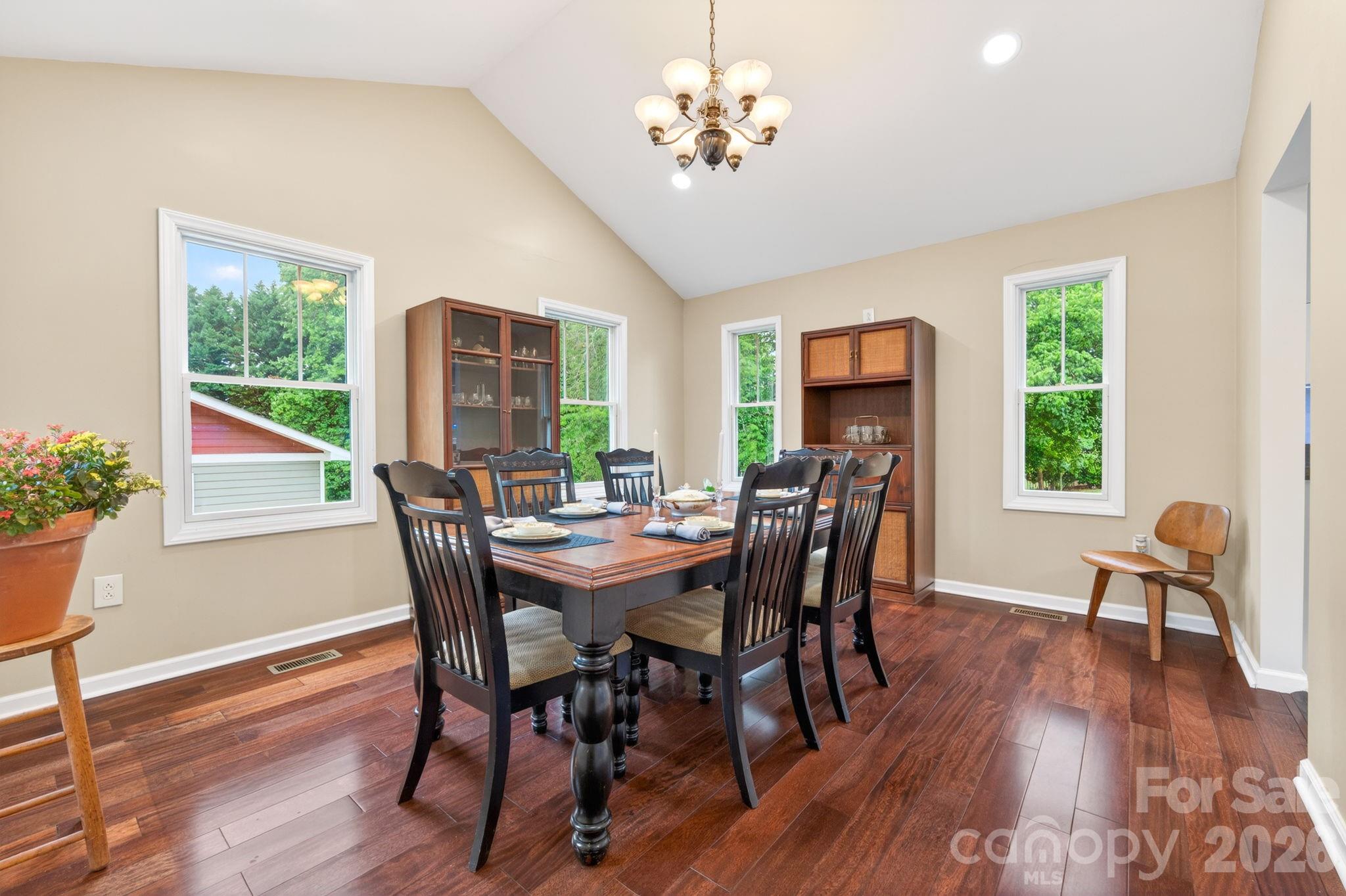 213 Nixon Road — Belmont