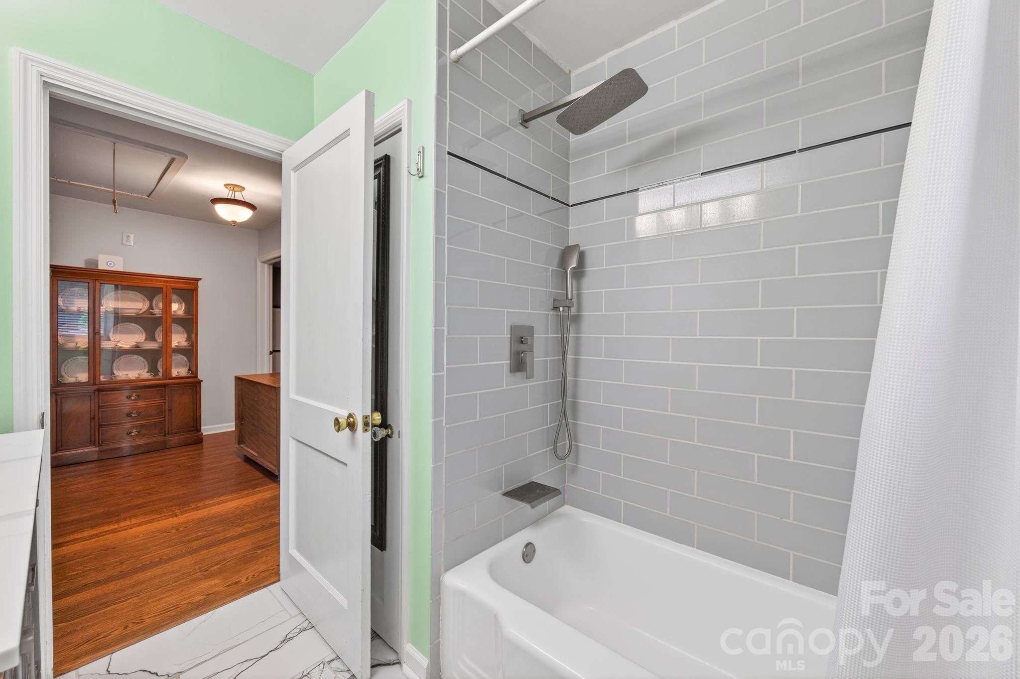 213 Nixon Road — Belmont
