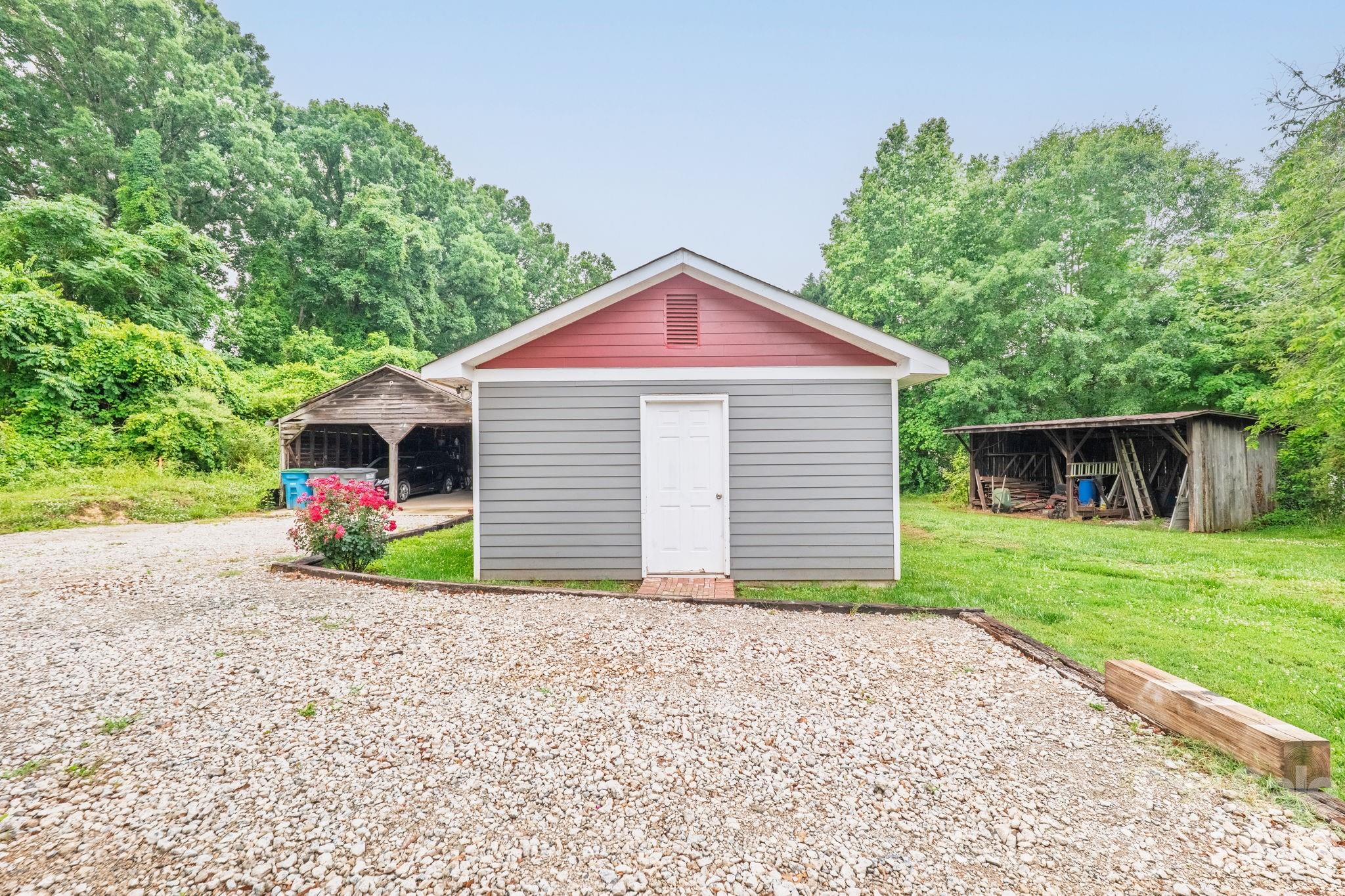 213 Nixon Road — Belmont