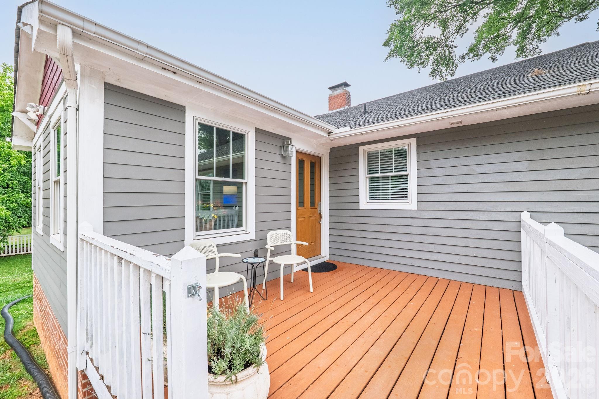 213 Nixon Road — Belmont