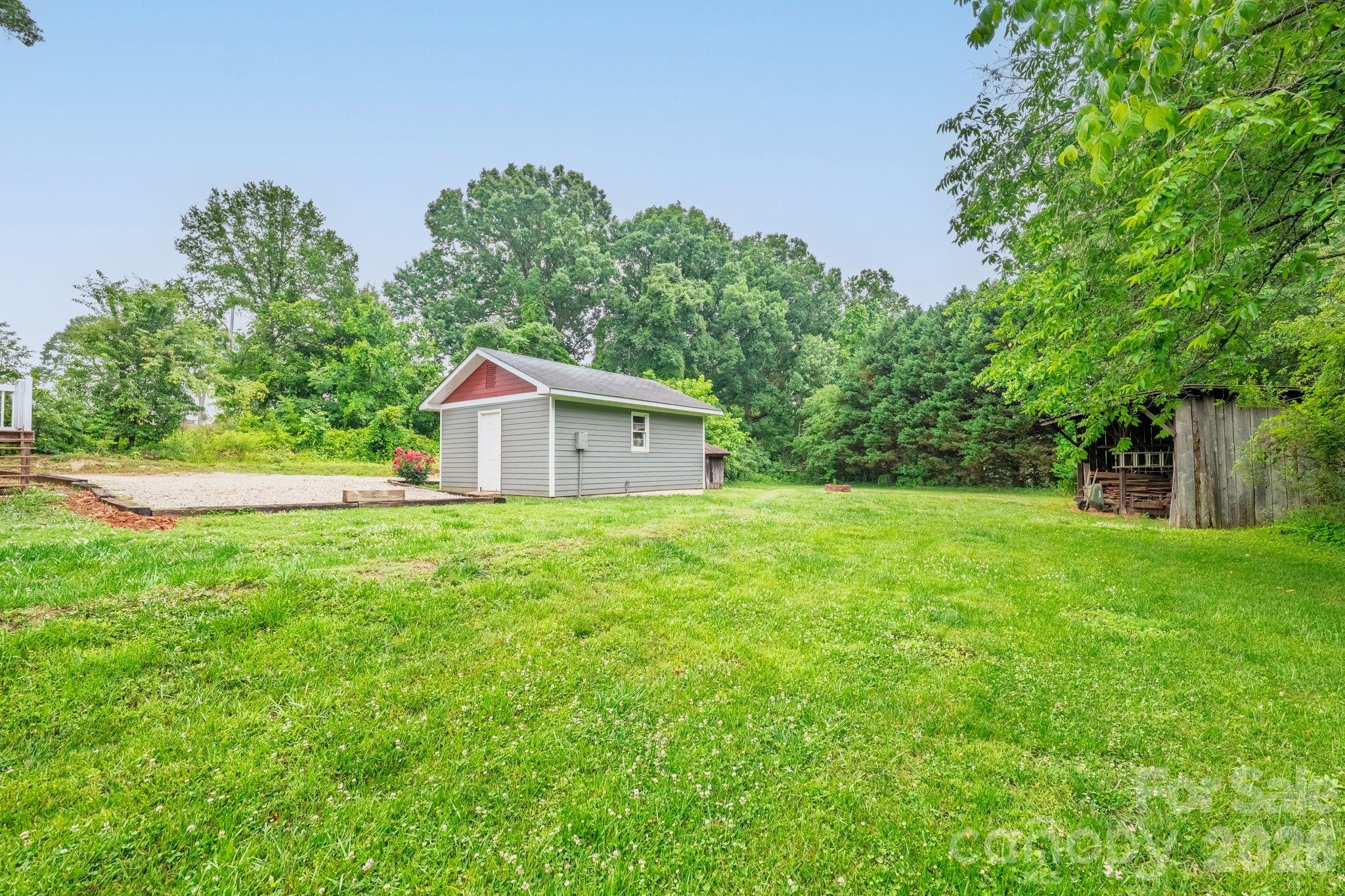 213 Nixon Road — Belmont