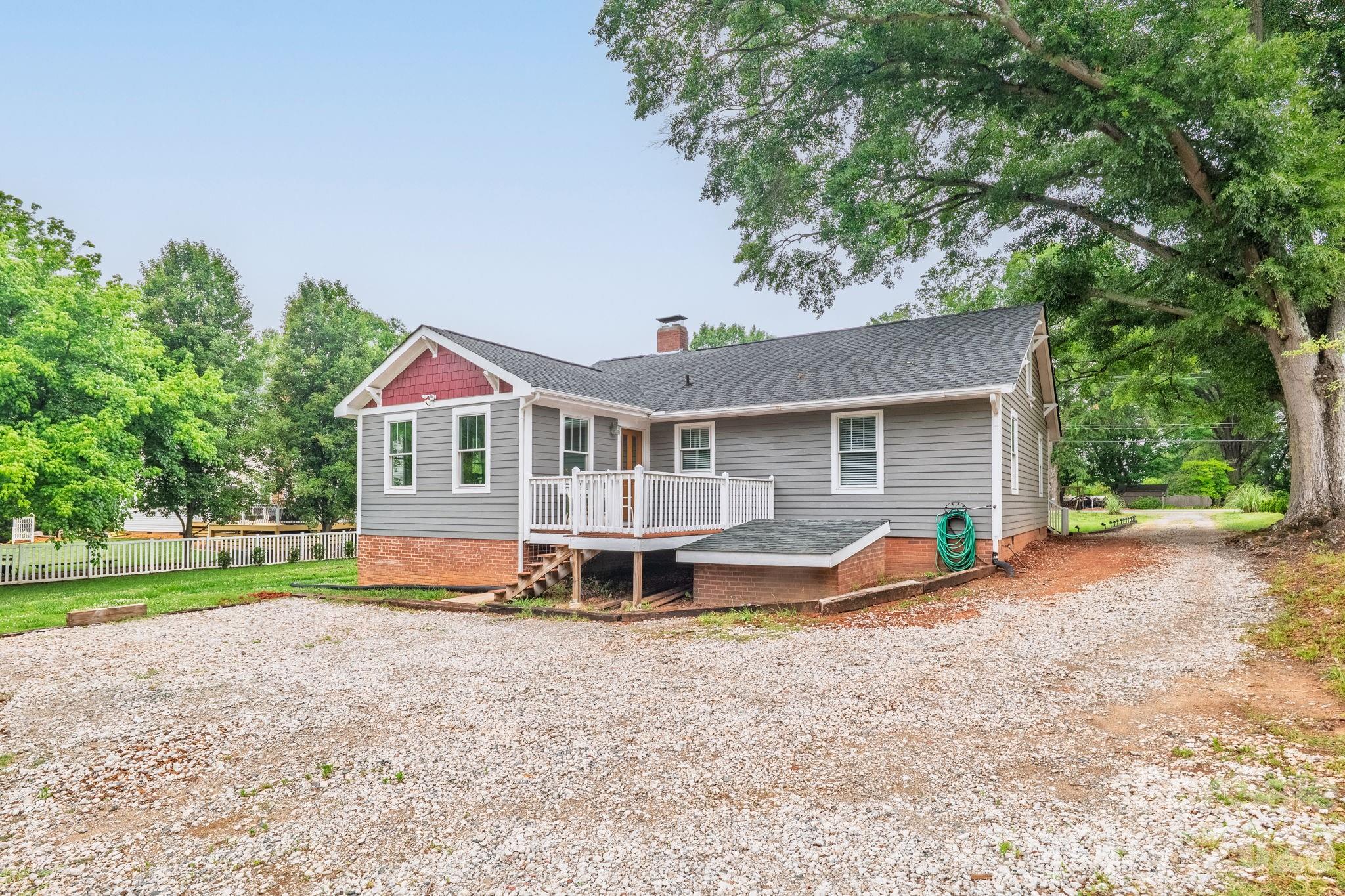213 Nixon Road — Belmont