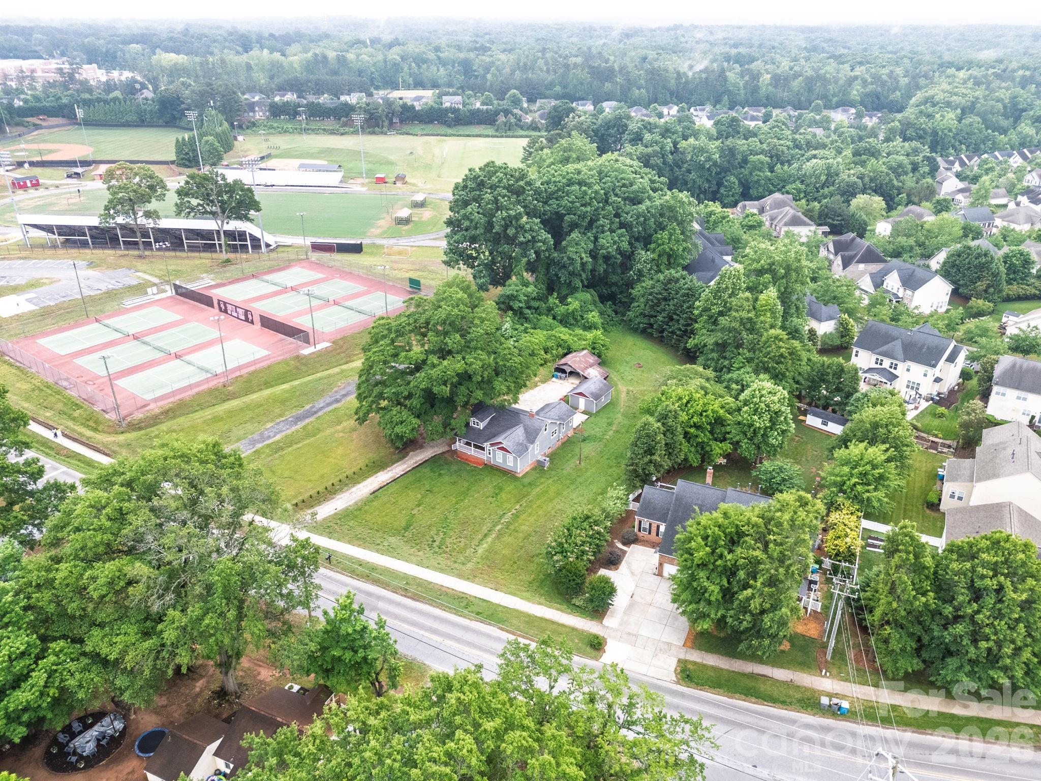 213 Nixon Road — Belmont