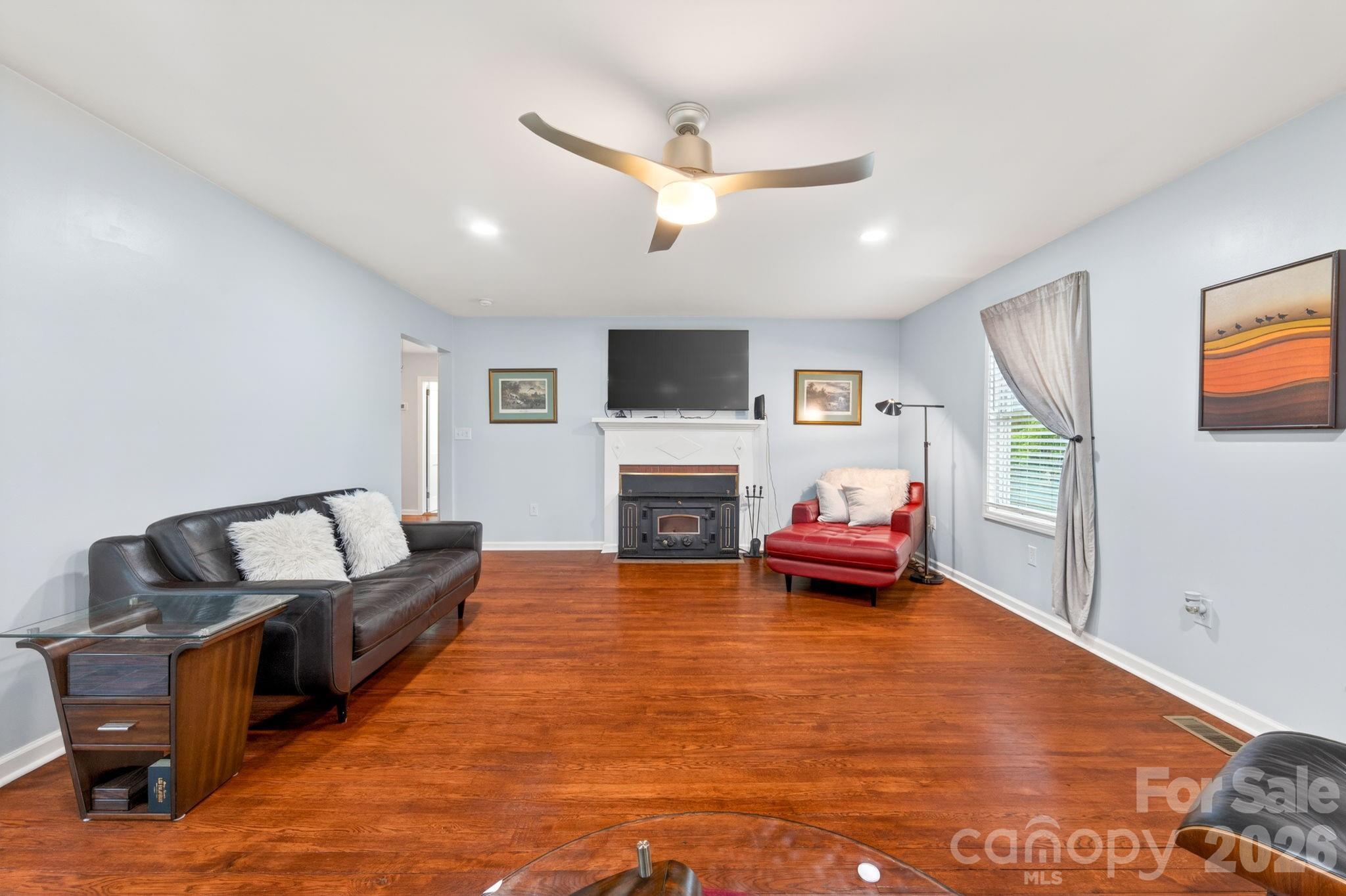 213 Nixon Road — Belmont