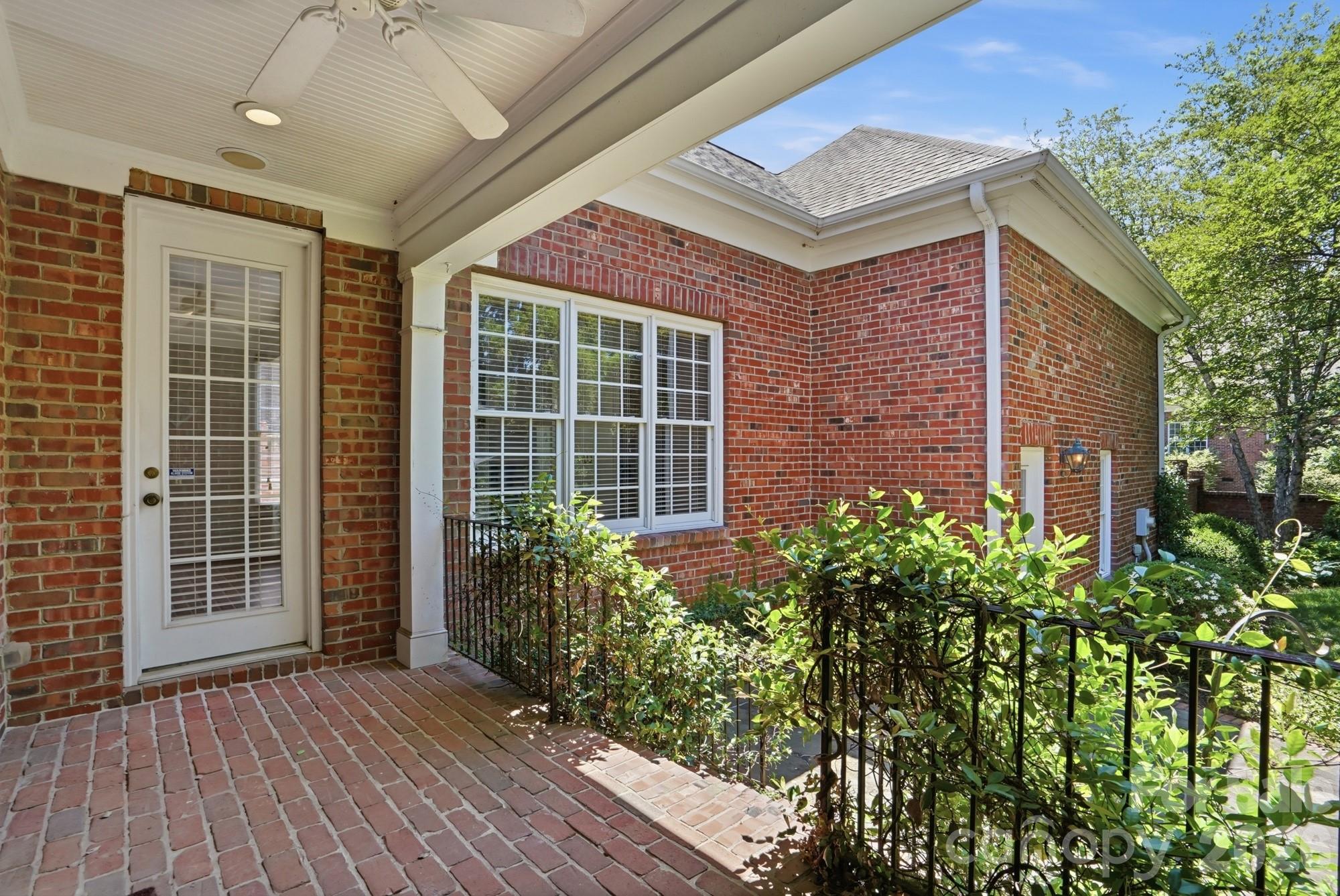 212 Hawthorne Park Avenue — Belmont