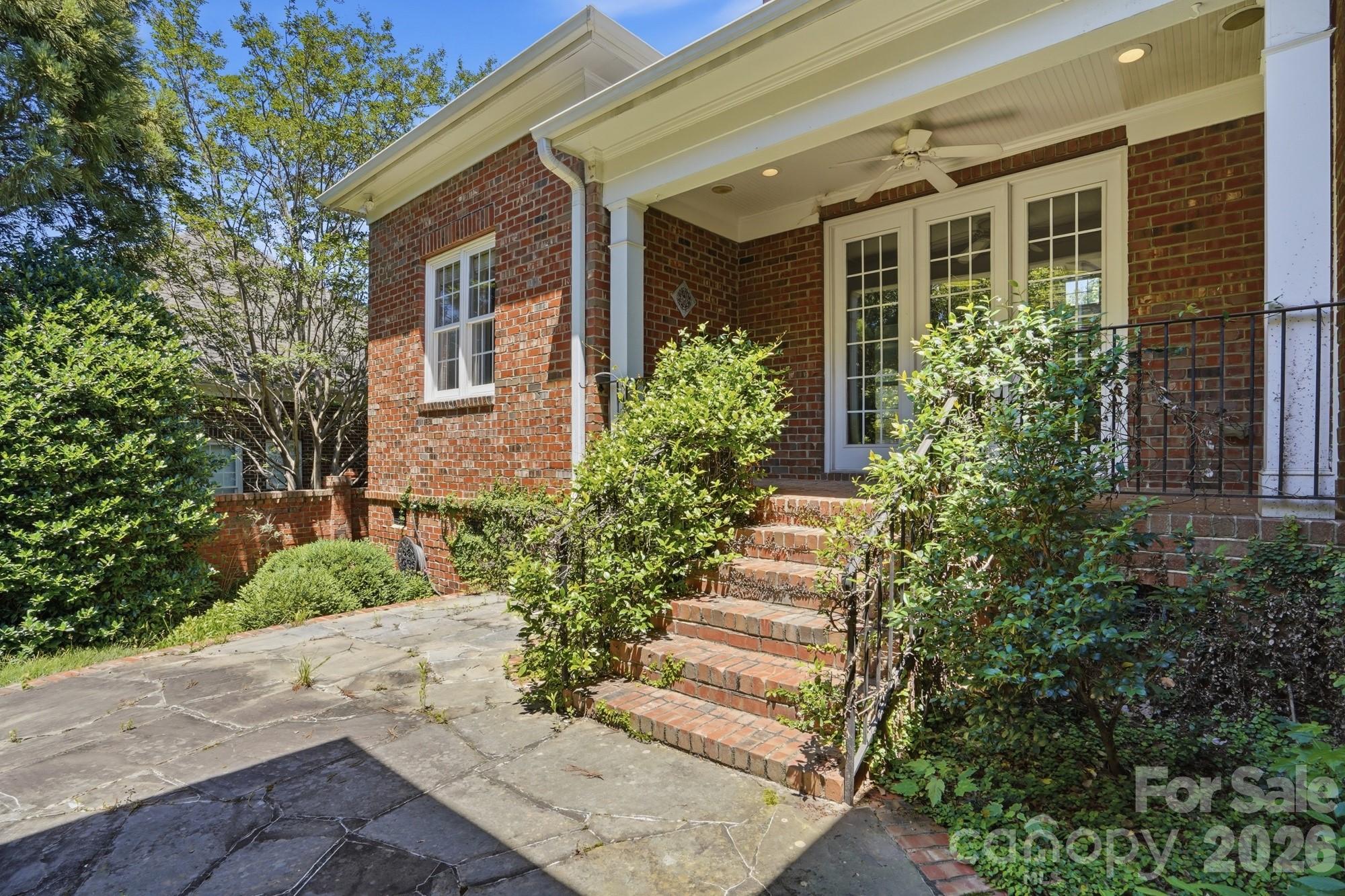 212 Hawthorne Park Avenue — Belmont