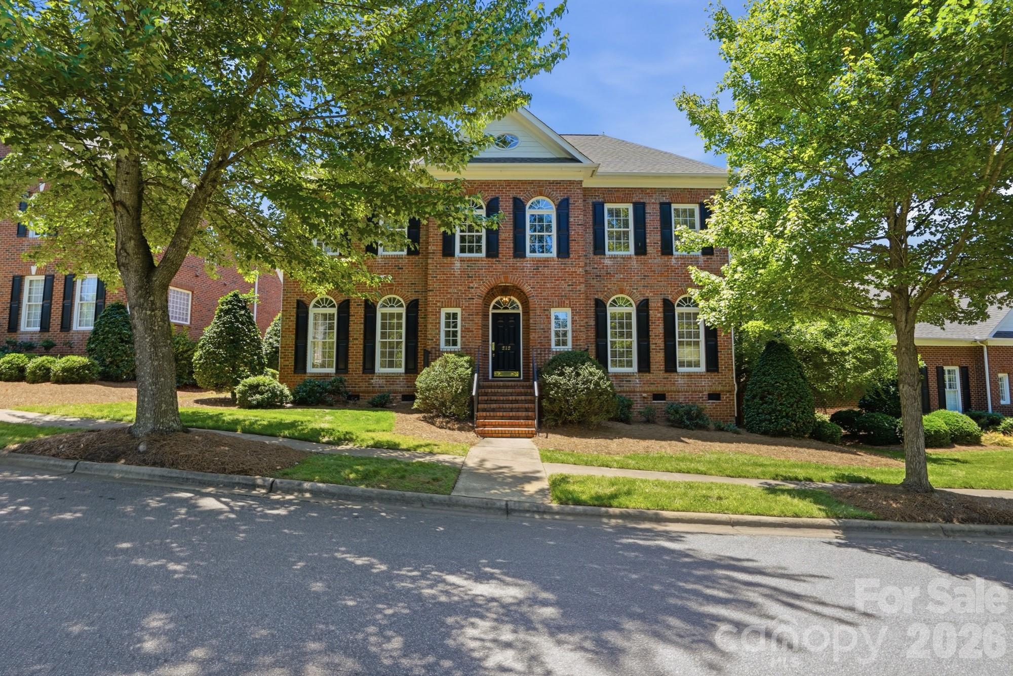 212 Hawthorne Park Avenue — Belmont