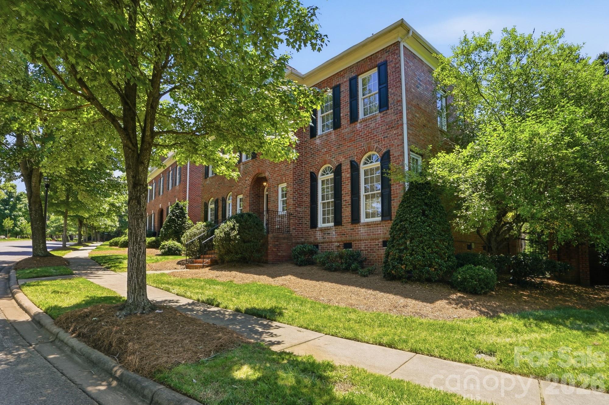 212 Hawthorne Park Avenue — Belmont