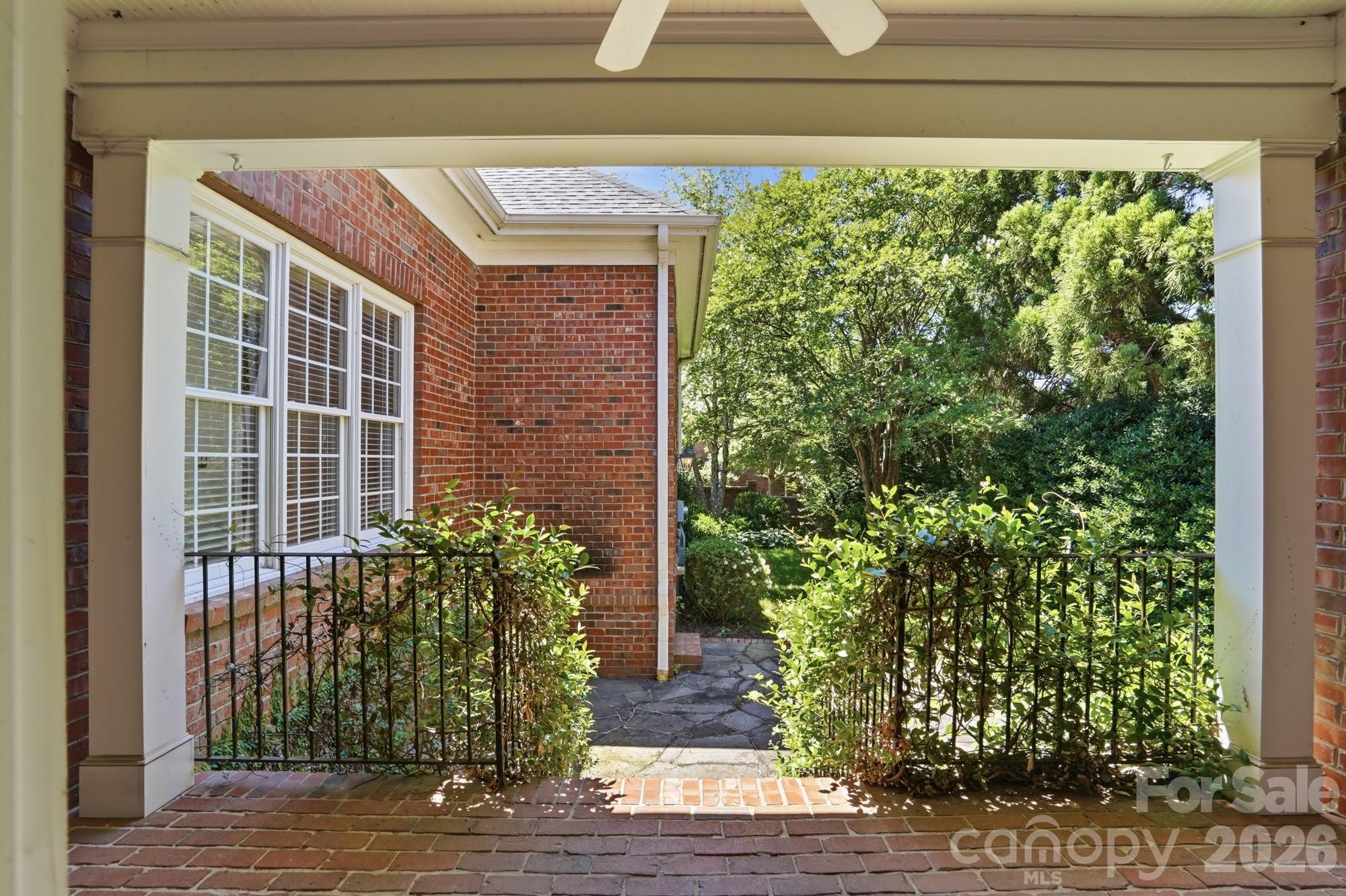 212 Hawthorne Park Avenue — Belmont
