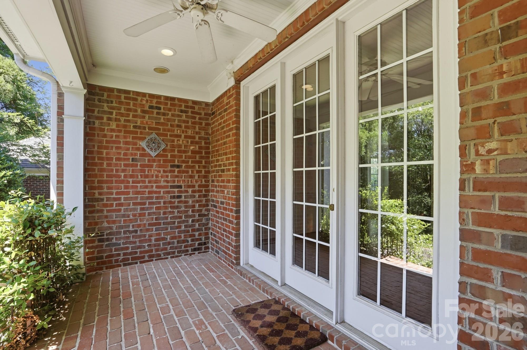 212 Hawthorne Park Avenue — Belmont