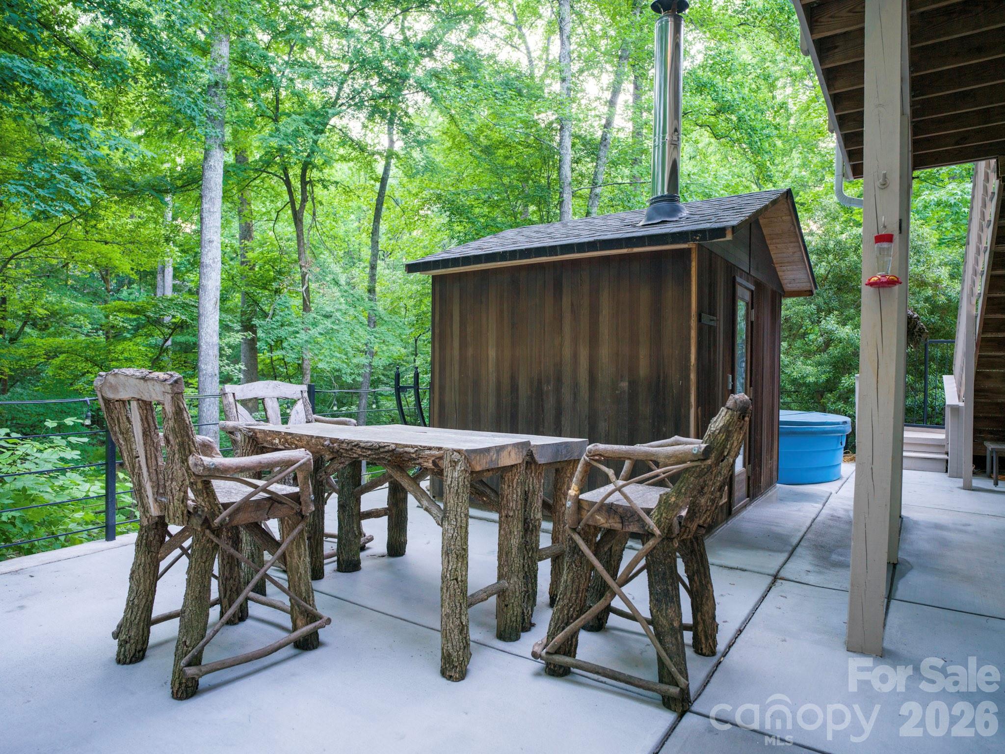 1617 Home Place — Matthews