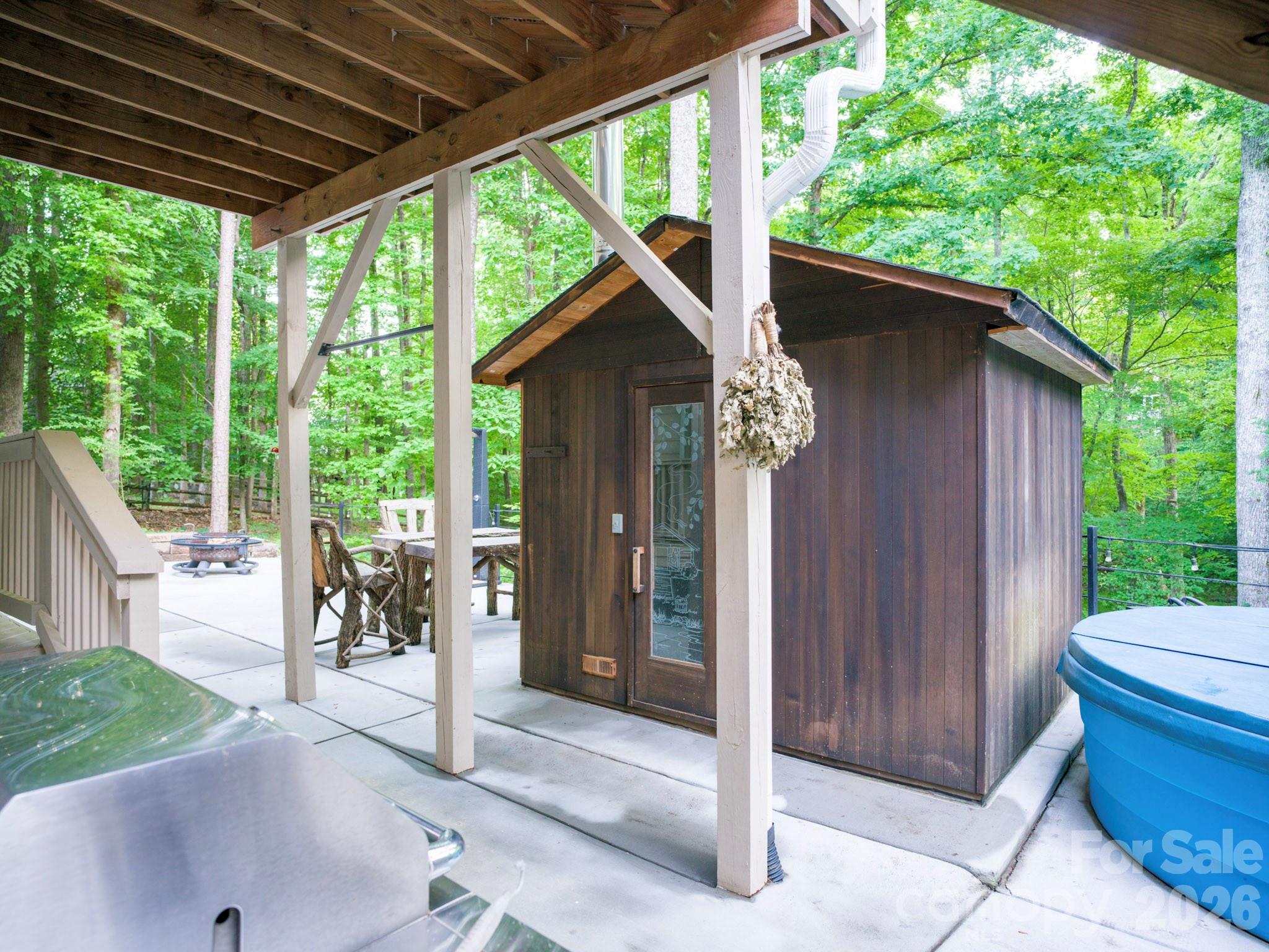 1617 Home Place — Matthews