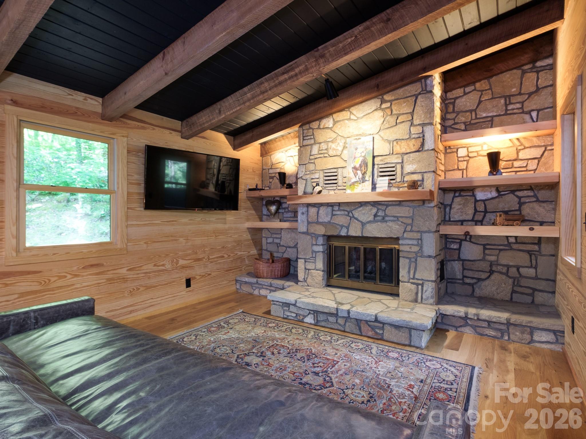 212 SE Shore Drive — Lake Toxaway