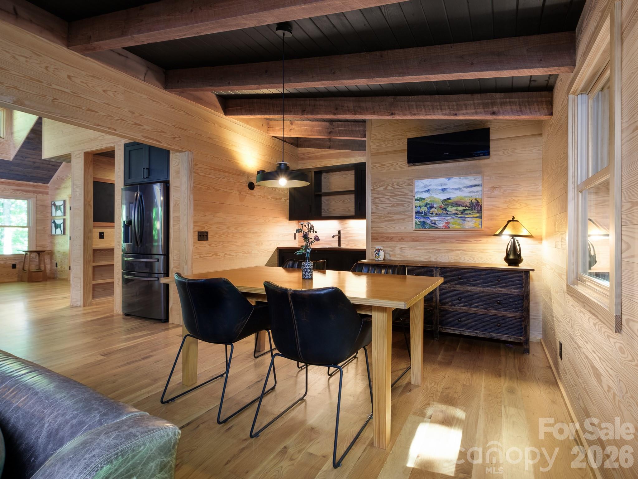 212 SE Shore Drive — Lake Toxaway