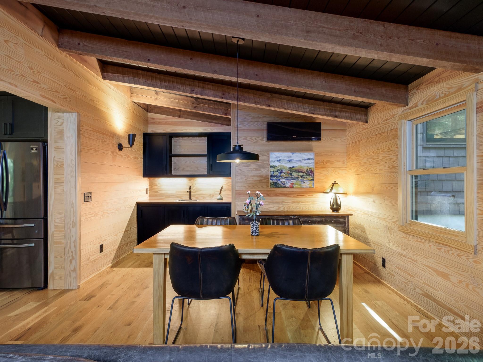 212 SE Shore Drive — Lake Toxaway