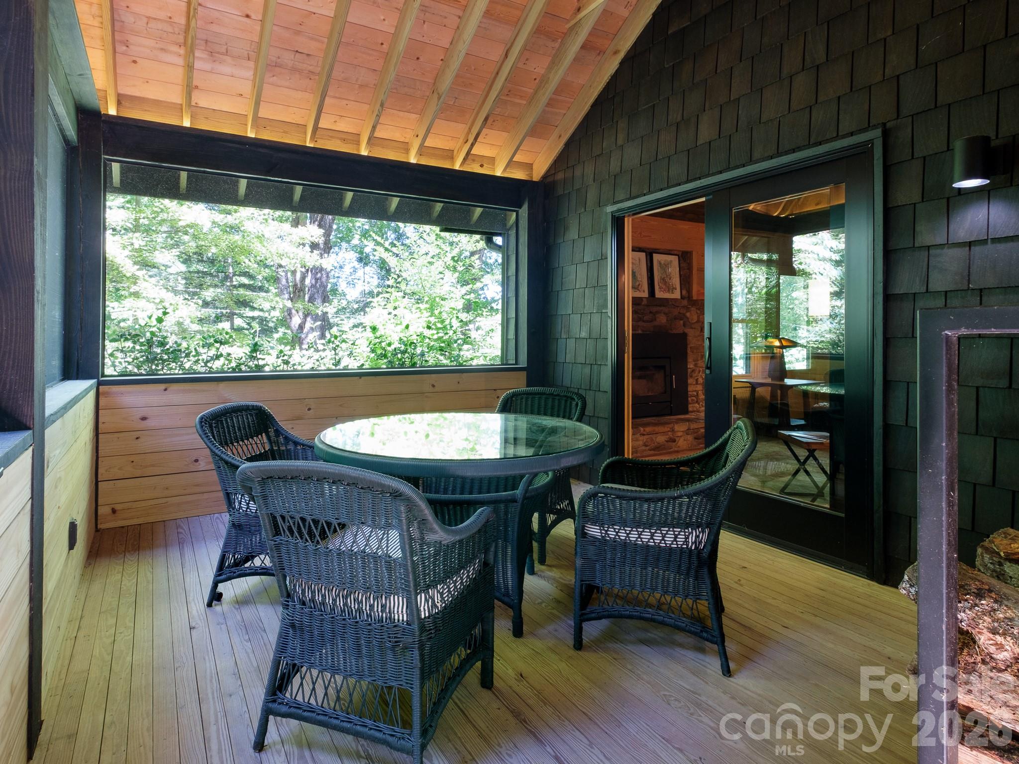 212 SE Shore Drive — Lake Toxaway