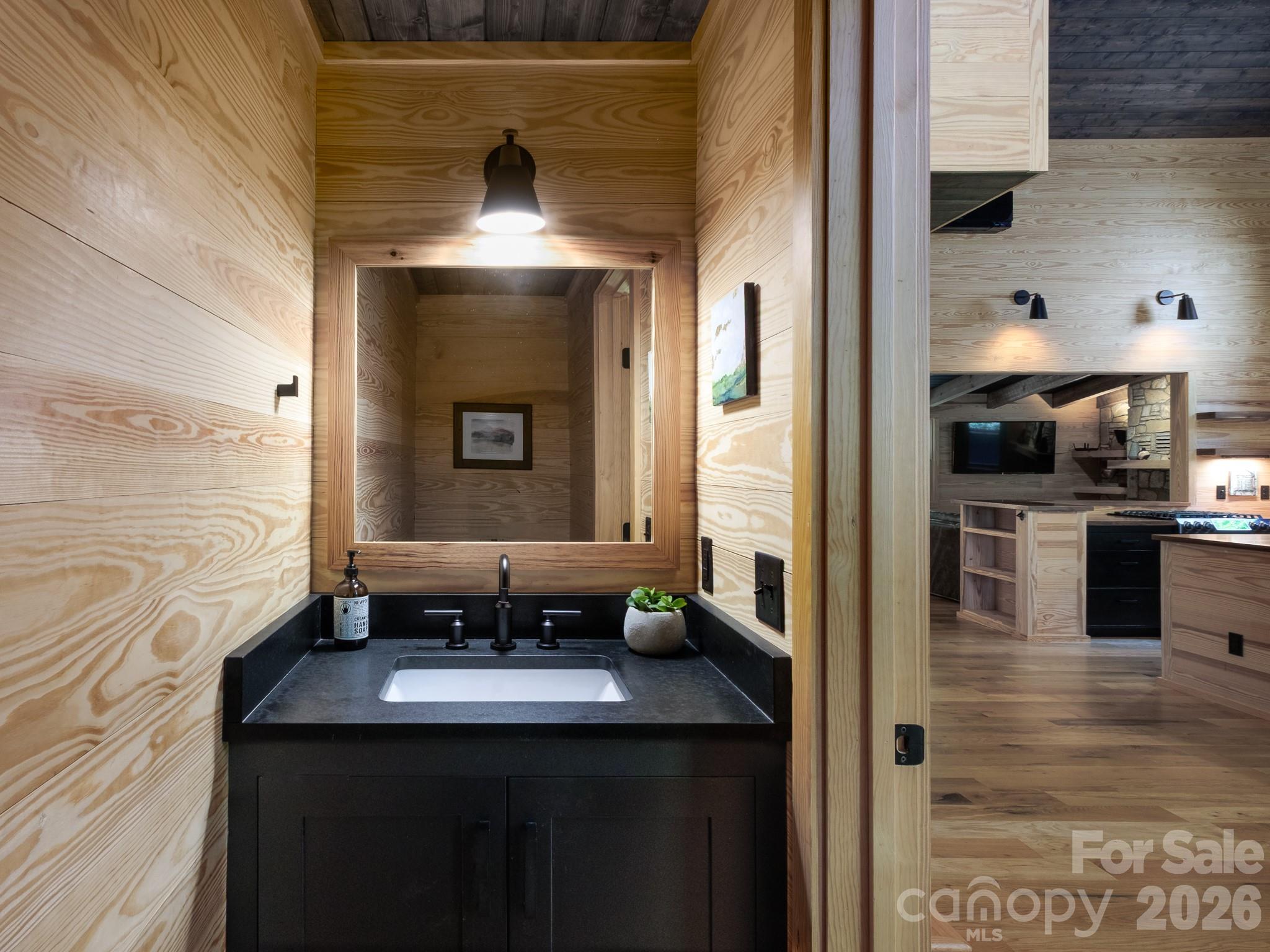 212 SE Shore Drive — Lake Toxaway