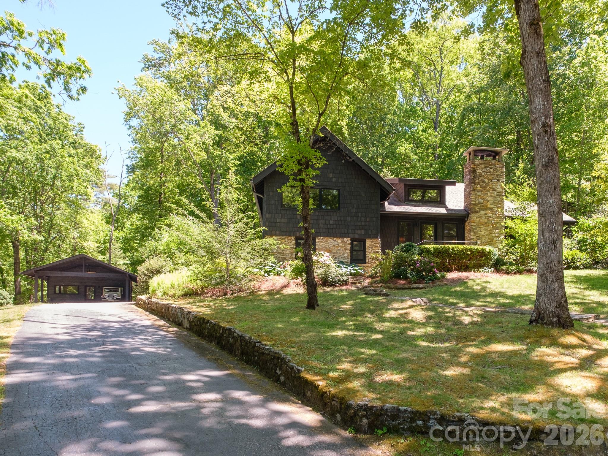 212 SE Shore Drive — Lake Toxaway