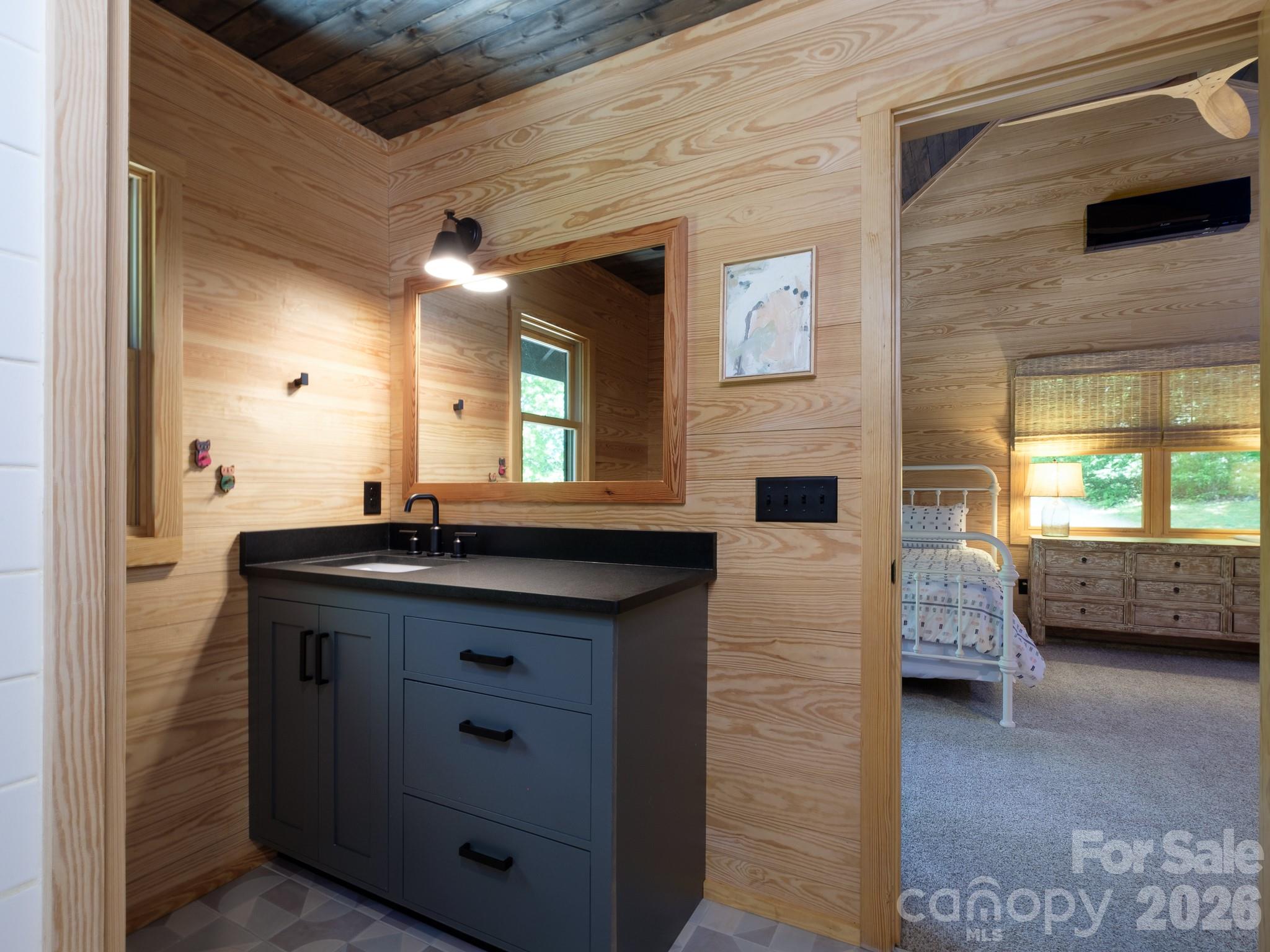 212 SE Shore Drive — Lake Toxaway