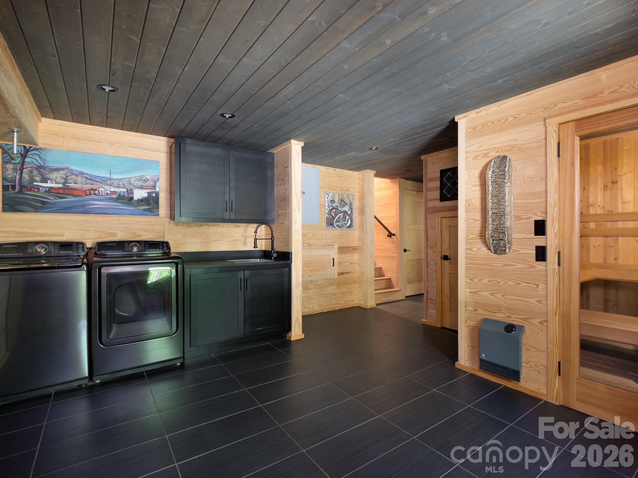 212 SE Shore Drive — Lake Toxaway