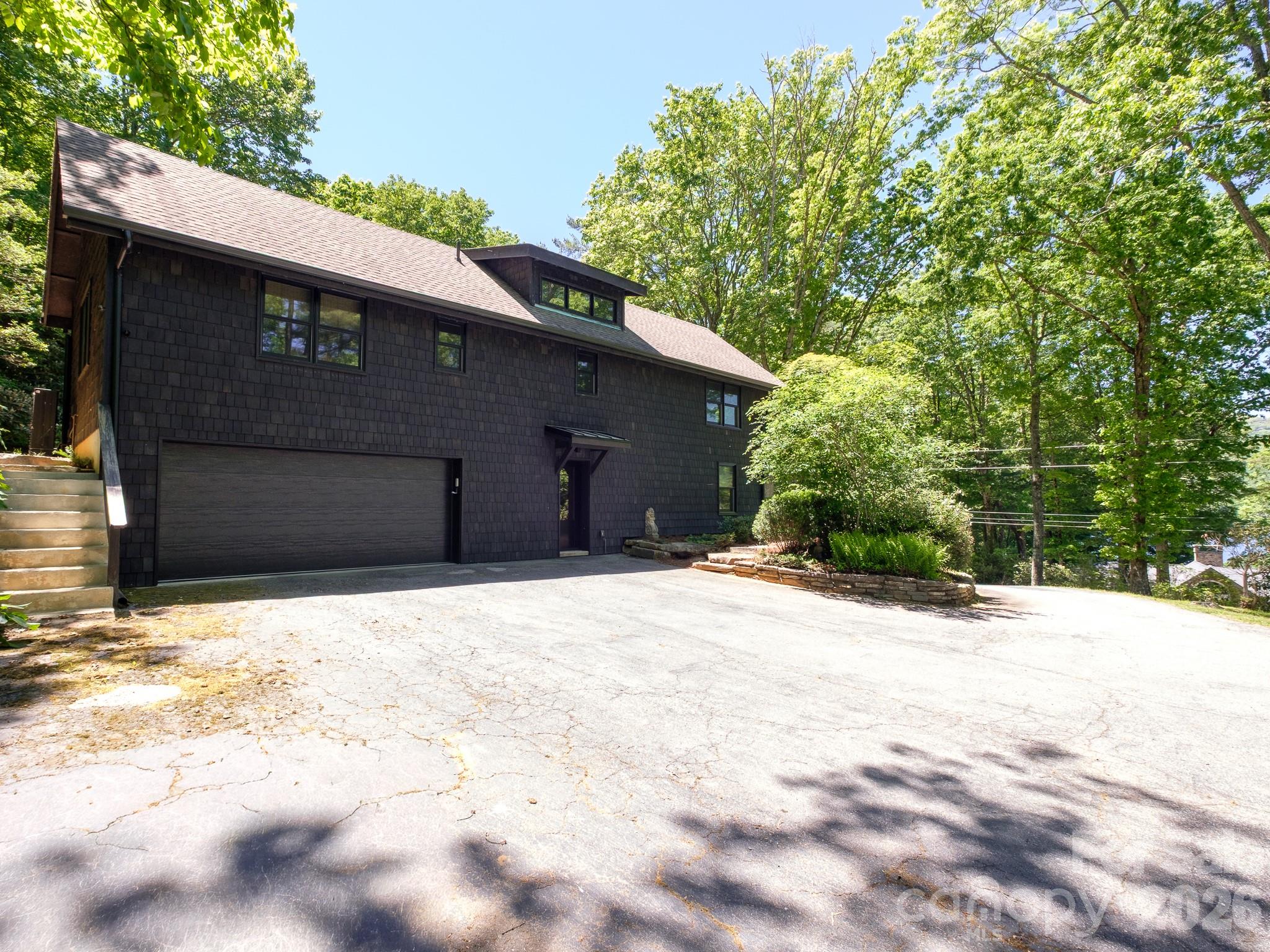 212 SE Shore Drive — Lake Toxaway