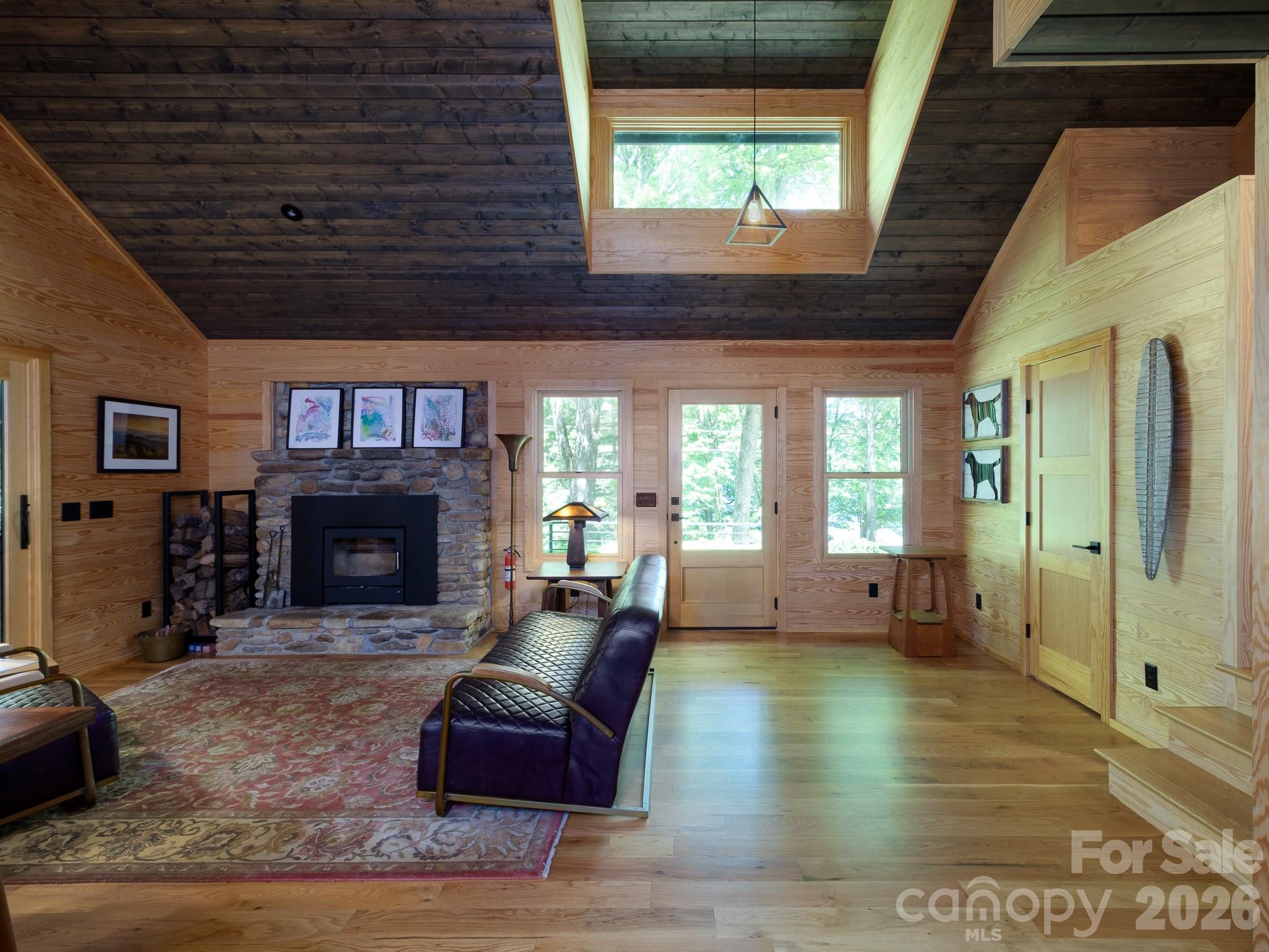 212 SE Shore Drive — Lake Toxaway