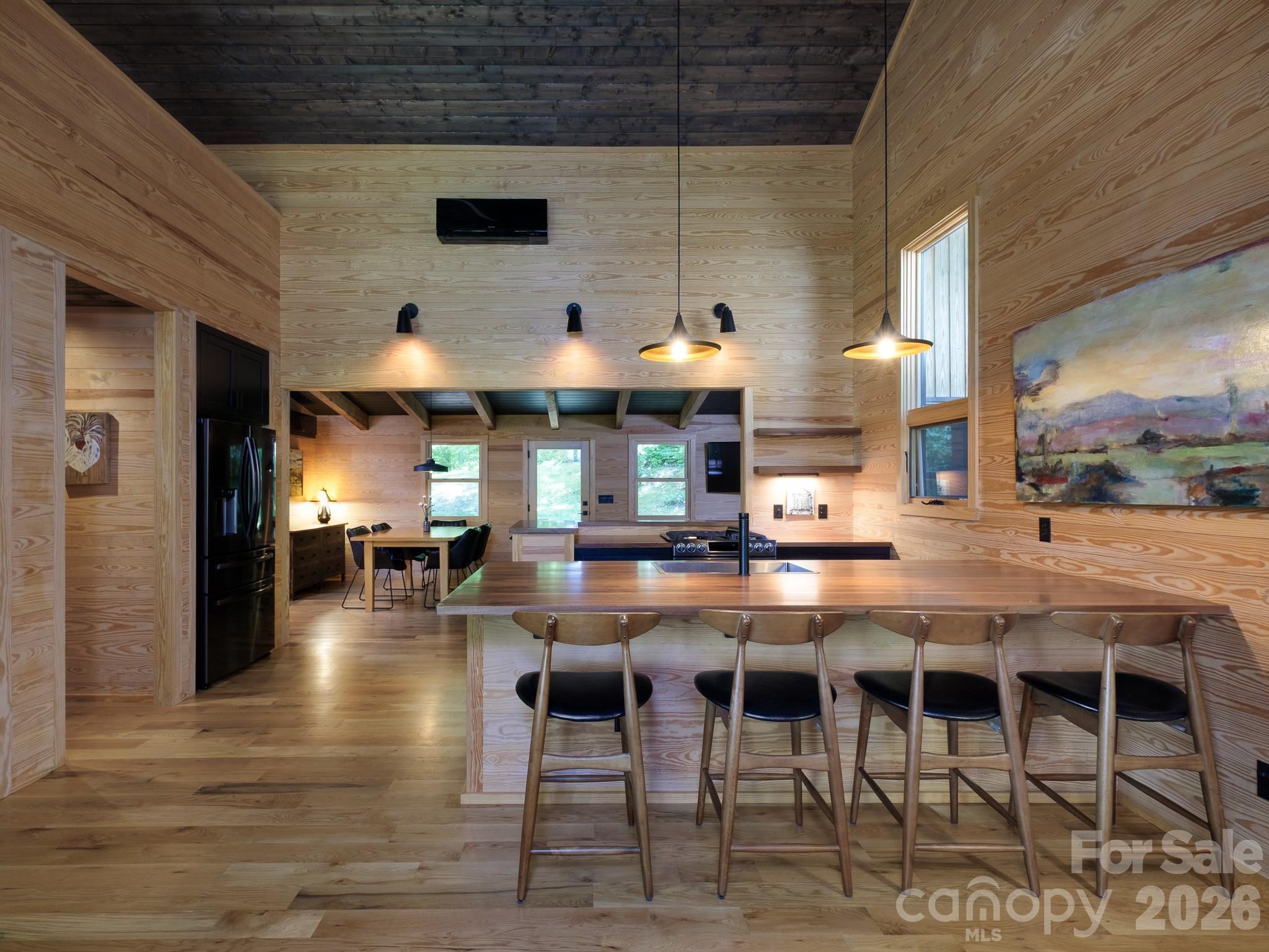 212 SE Shore Drive — Lake Toxaway