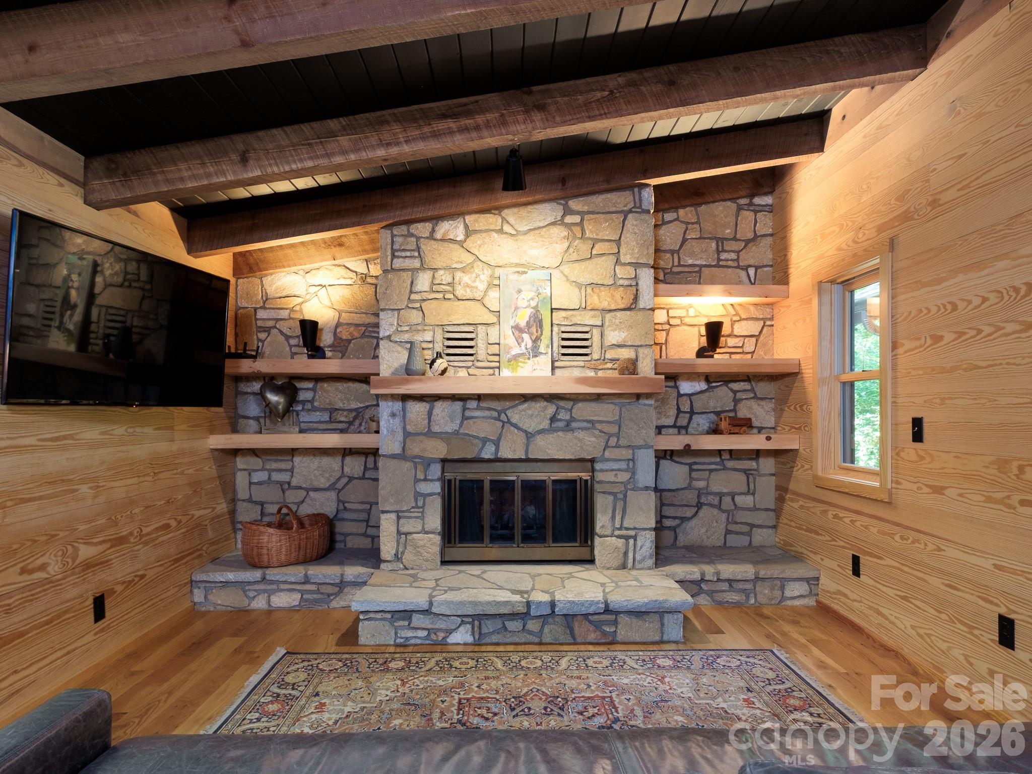 212 SE Shore Drive — Lake Toxaway