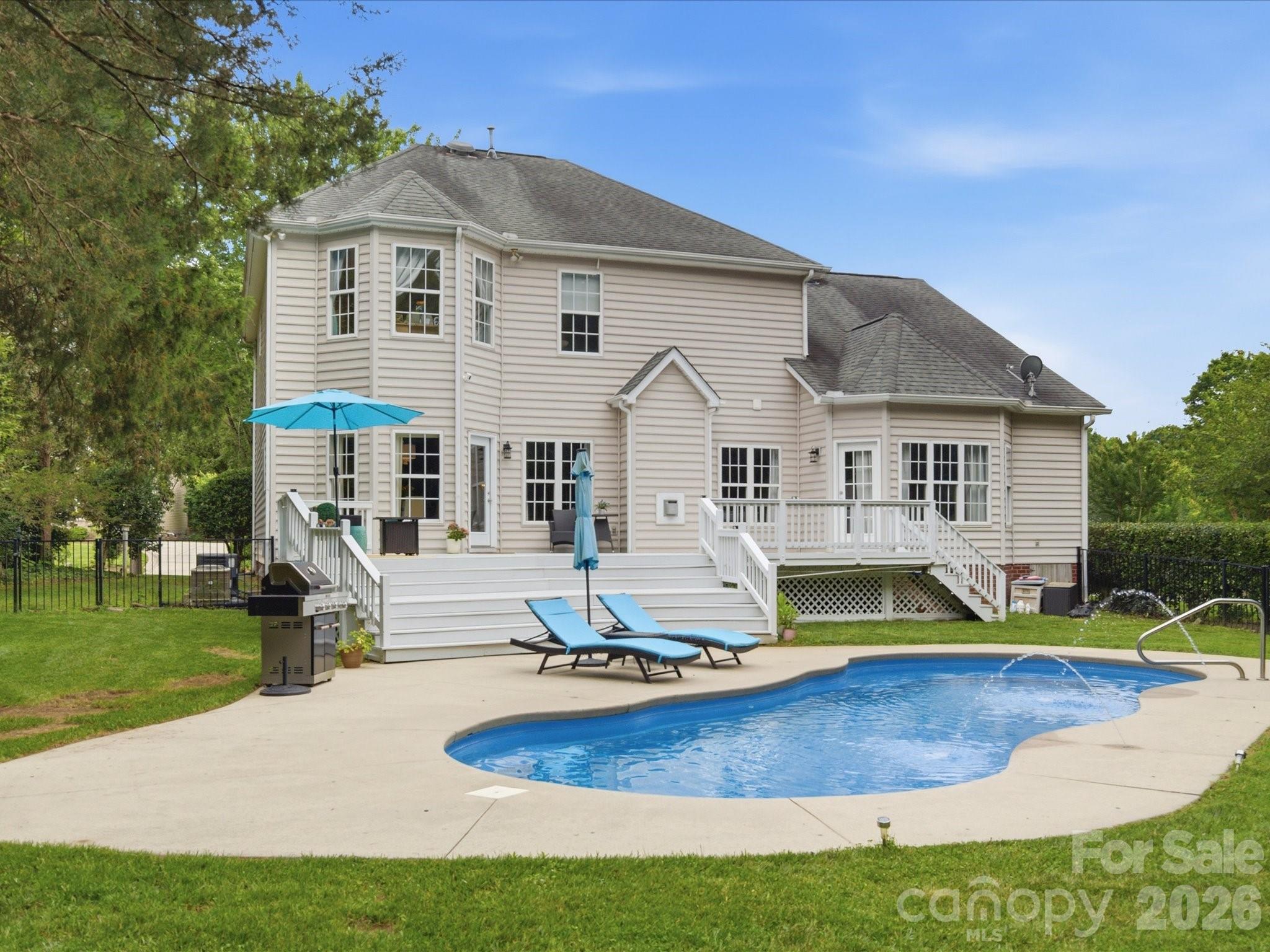 8603 Tintinhull Lane — Waxhaw